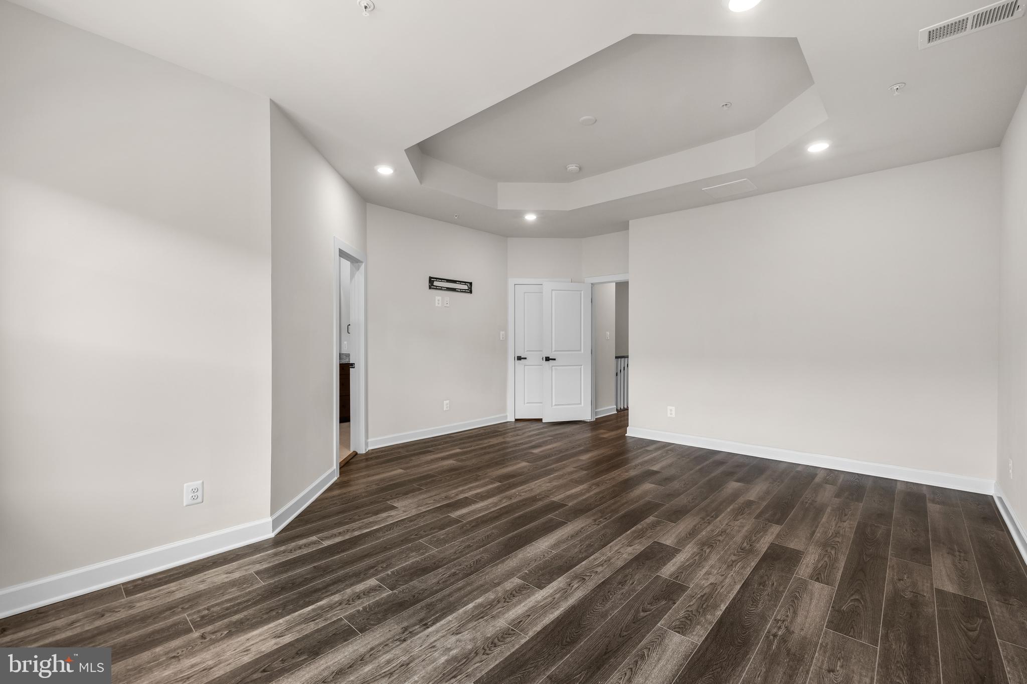 GREENLEIGH AT CROSSROADS - Residential Lease