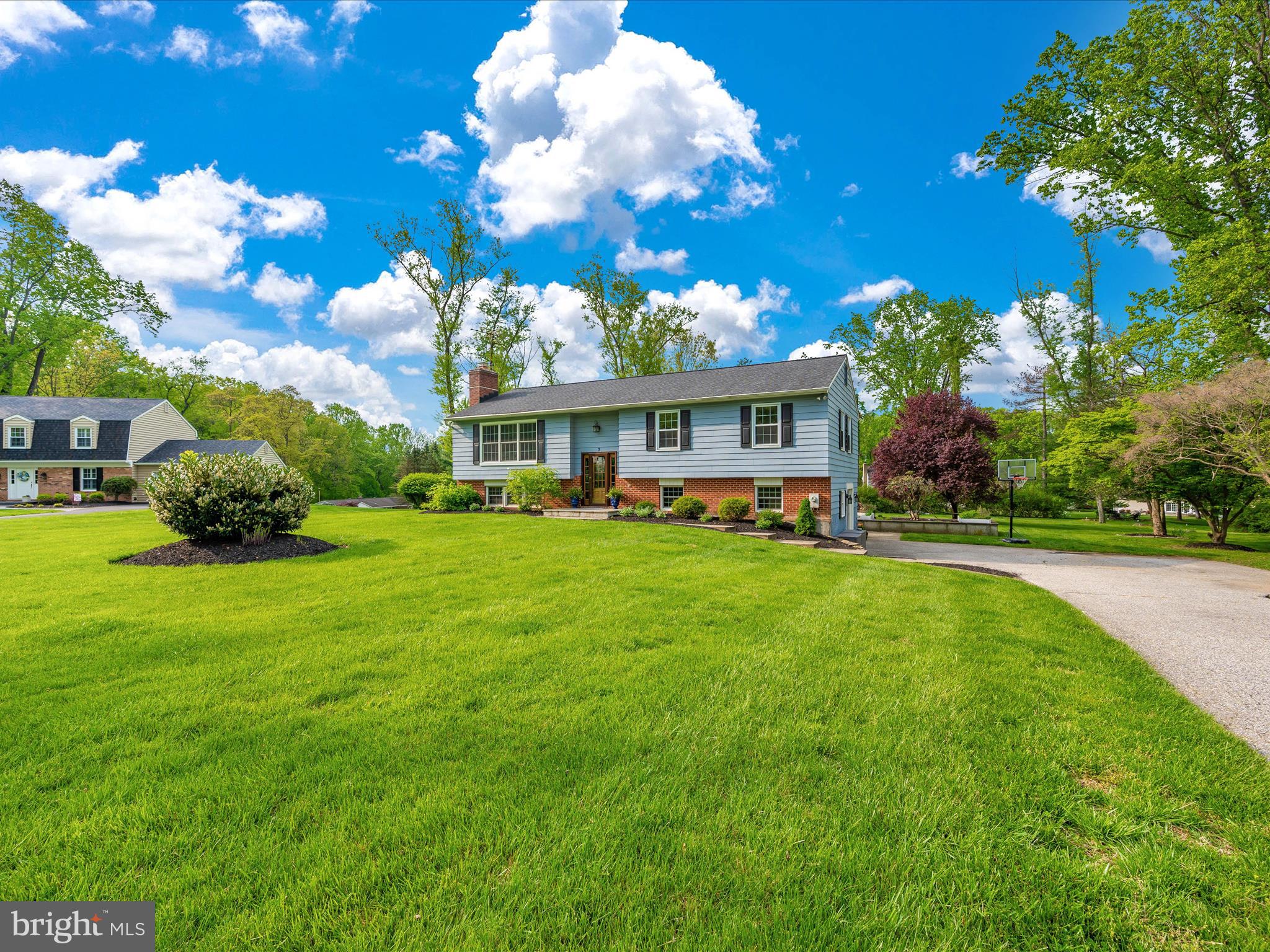 YORK MANOR - Residential