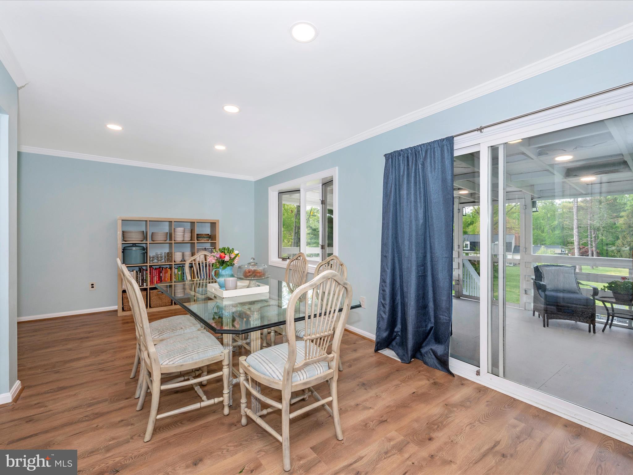 YORK MANOR - Residential