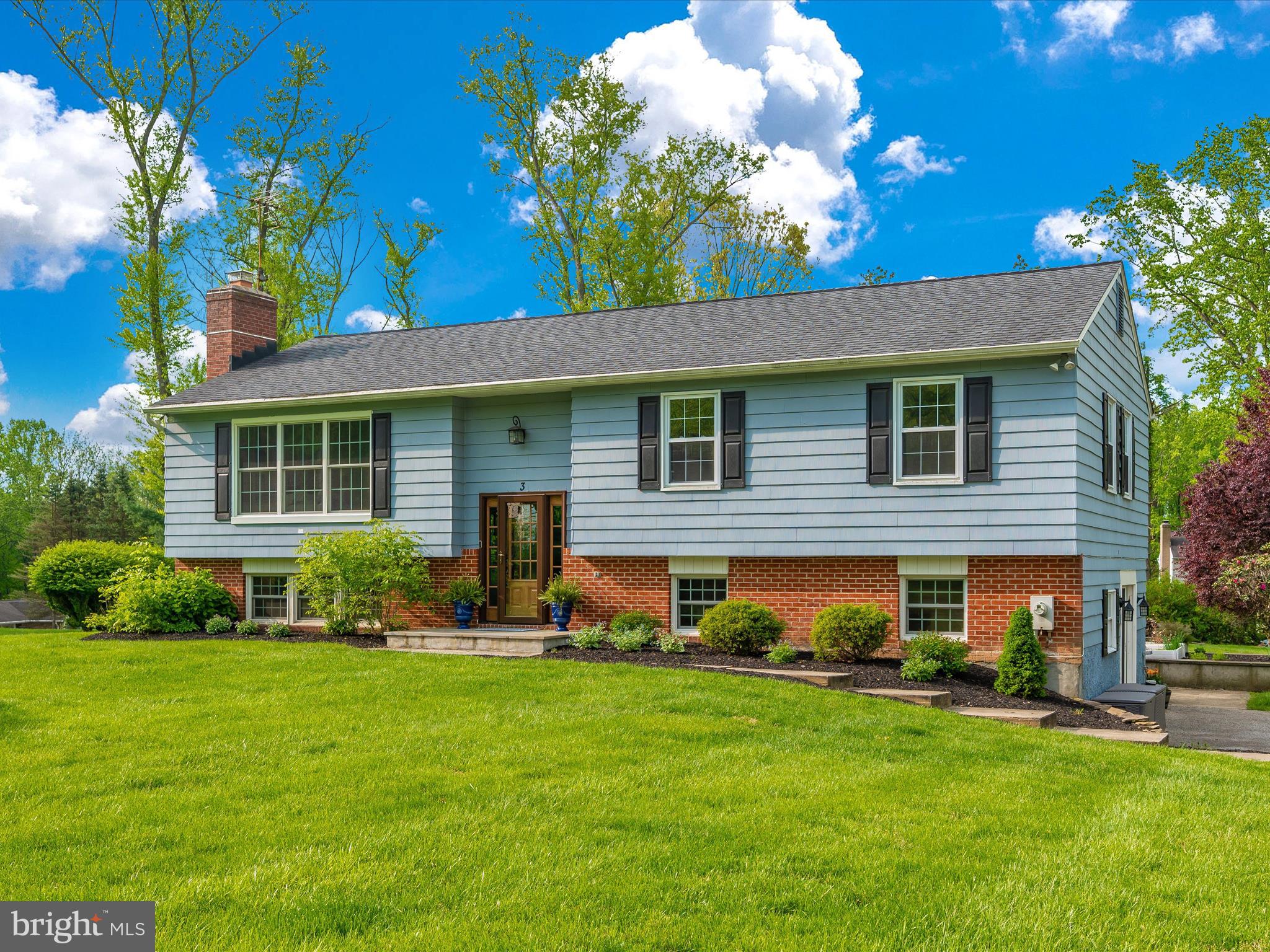 YORK MANOR - Residential