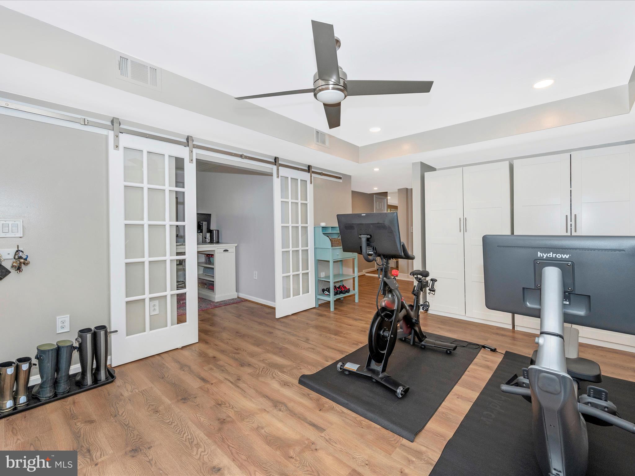 YORK MANOR - Residential