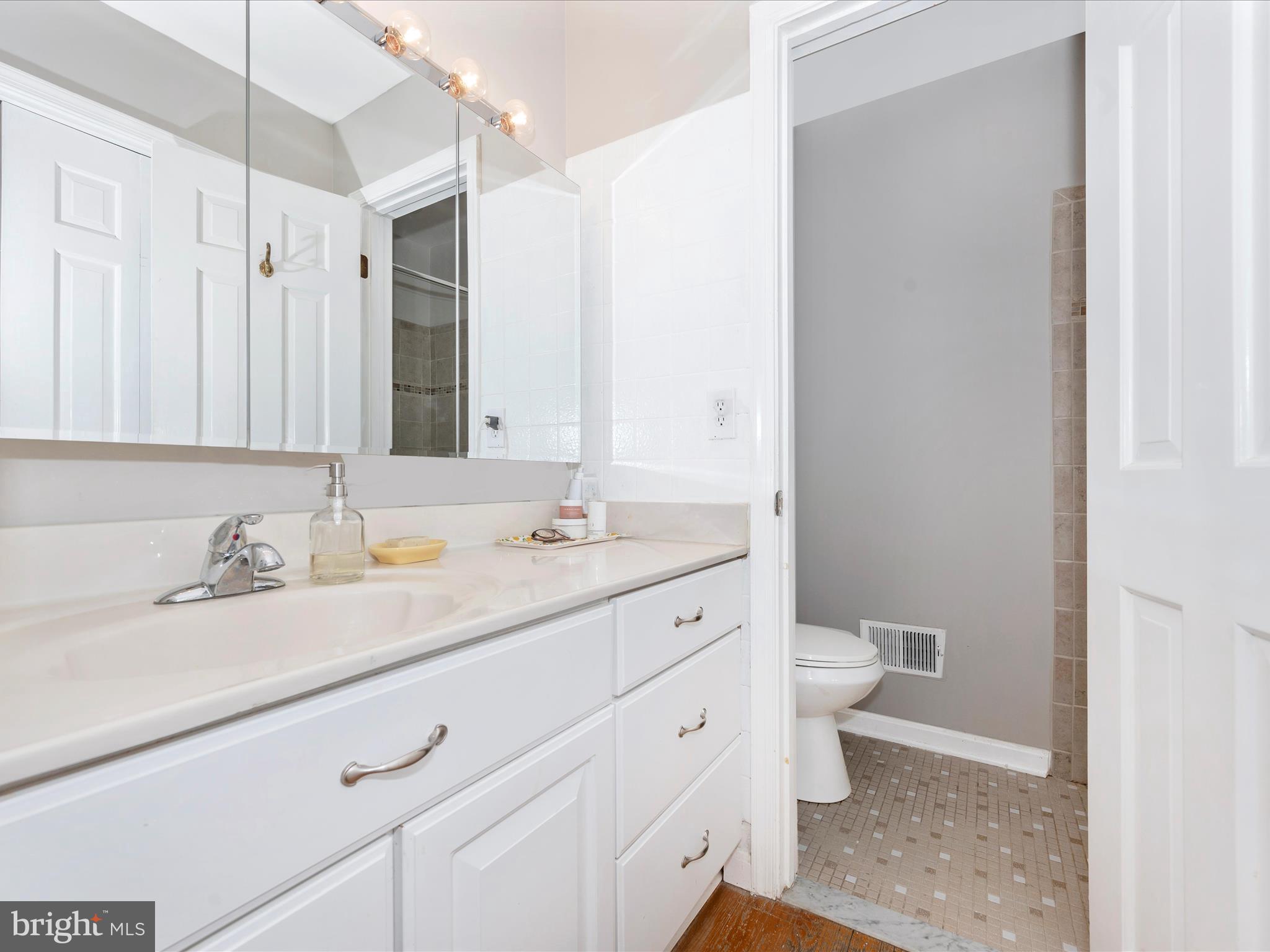 YORK MANOR - Residential