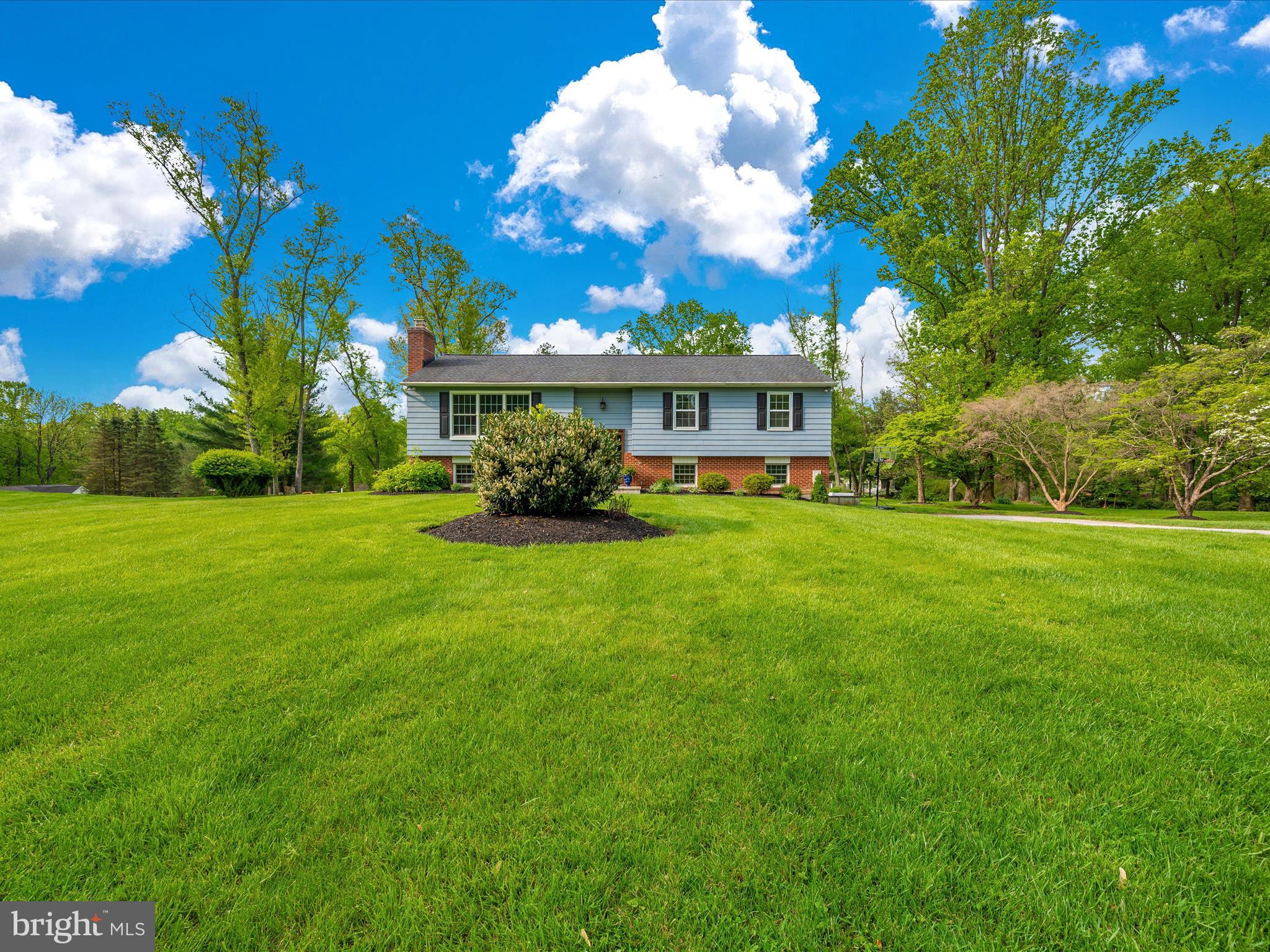 YORK MANOR - Residential