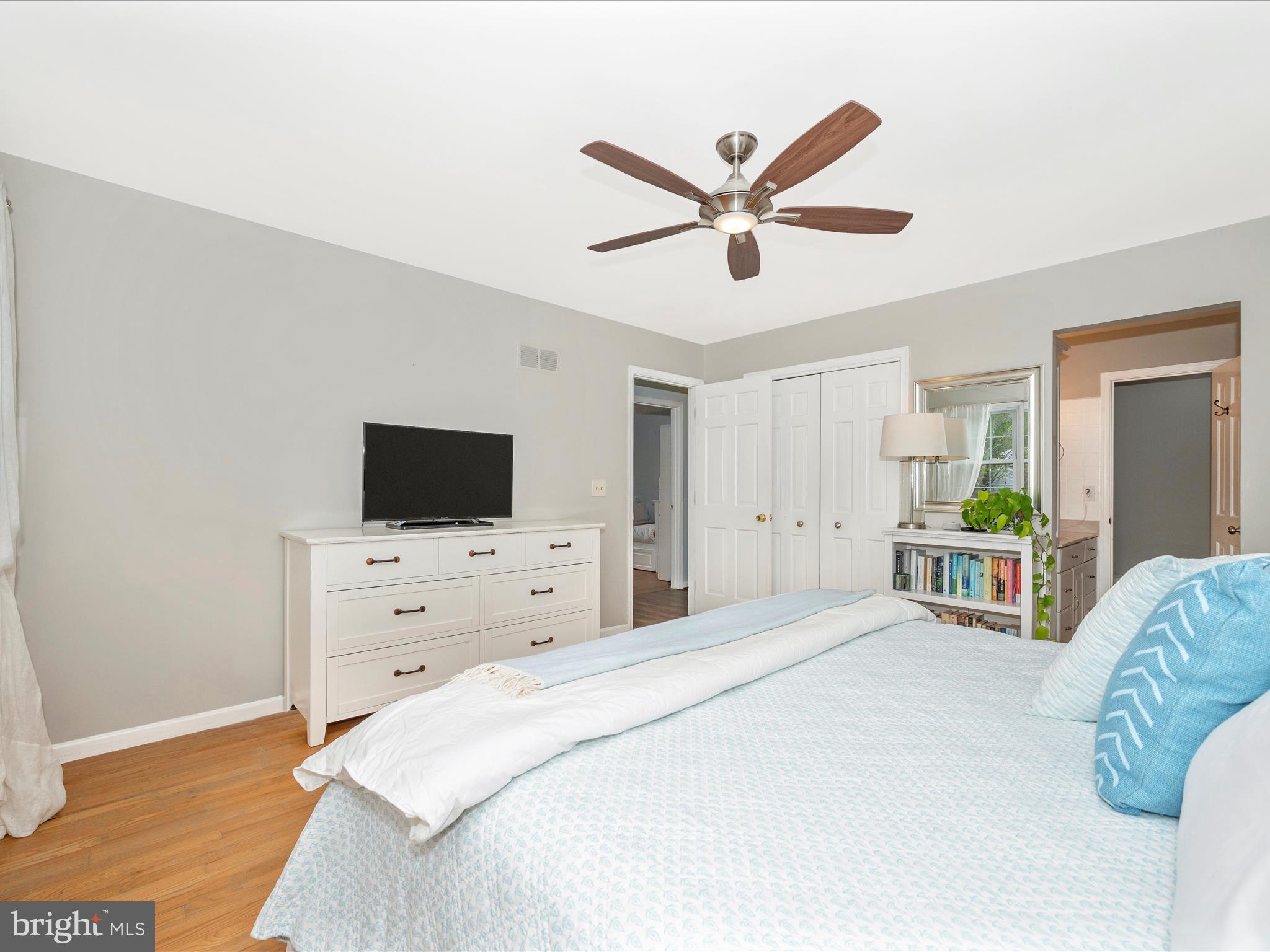 YORK MANOR - Residential