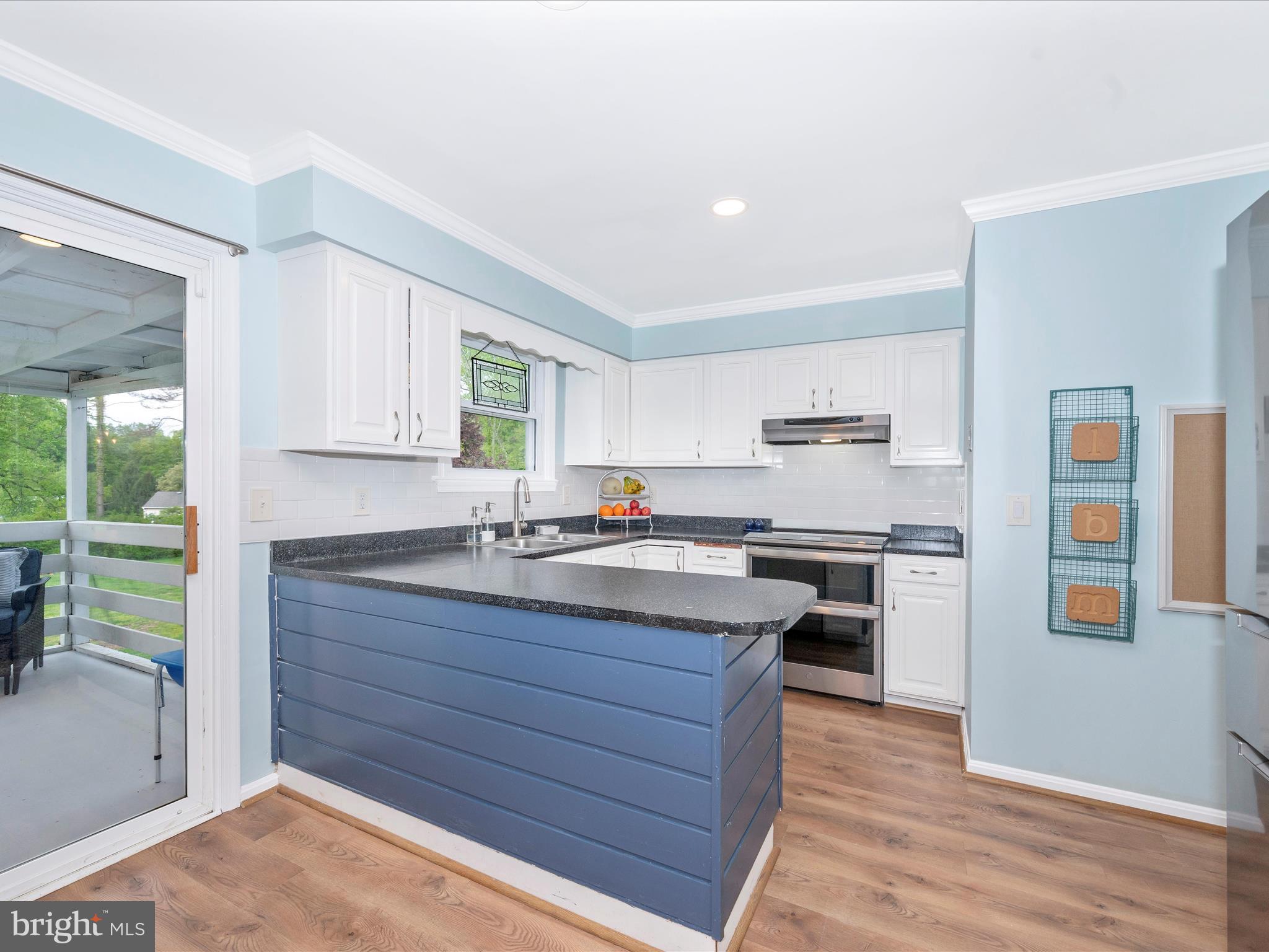 YORK MANOR - Residential