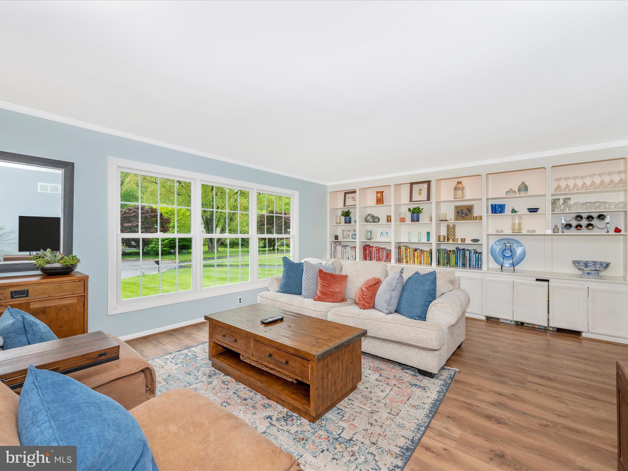 YORK MANOR - Residential