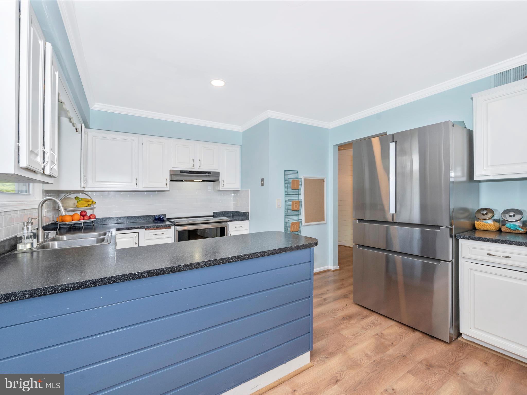 YORK MANOR - Residential