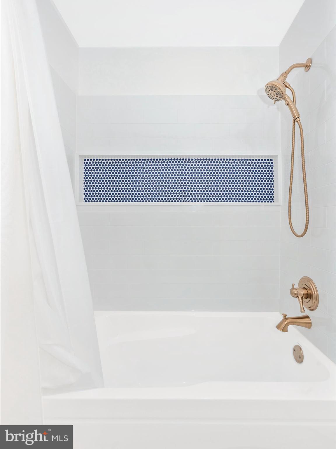 YORK MANOR - Residential