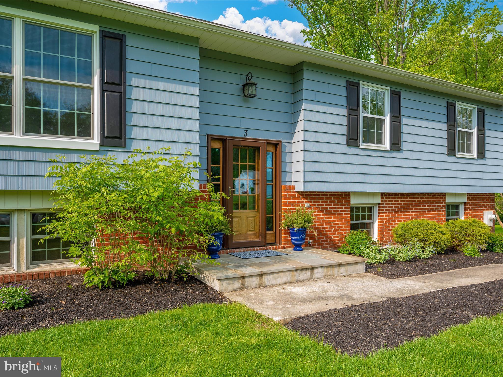 YORK MANOR - Residential