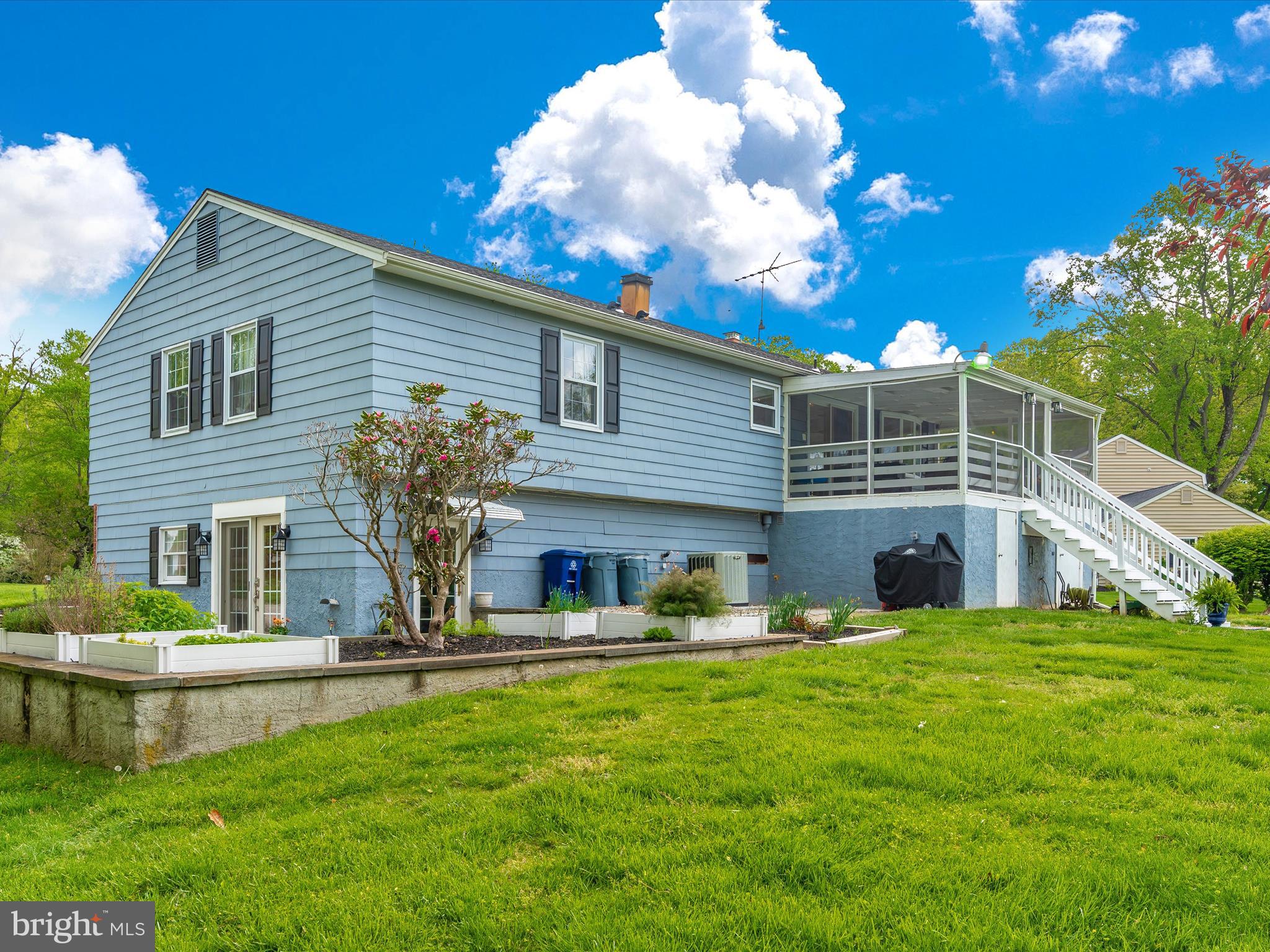 YORK MANOR - Residential