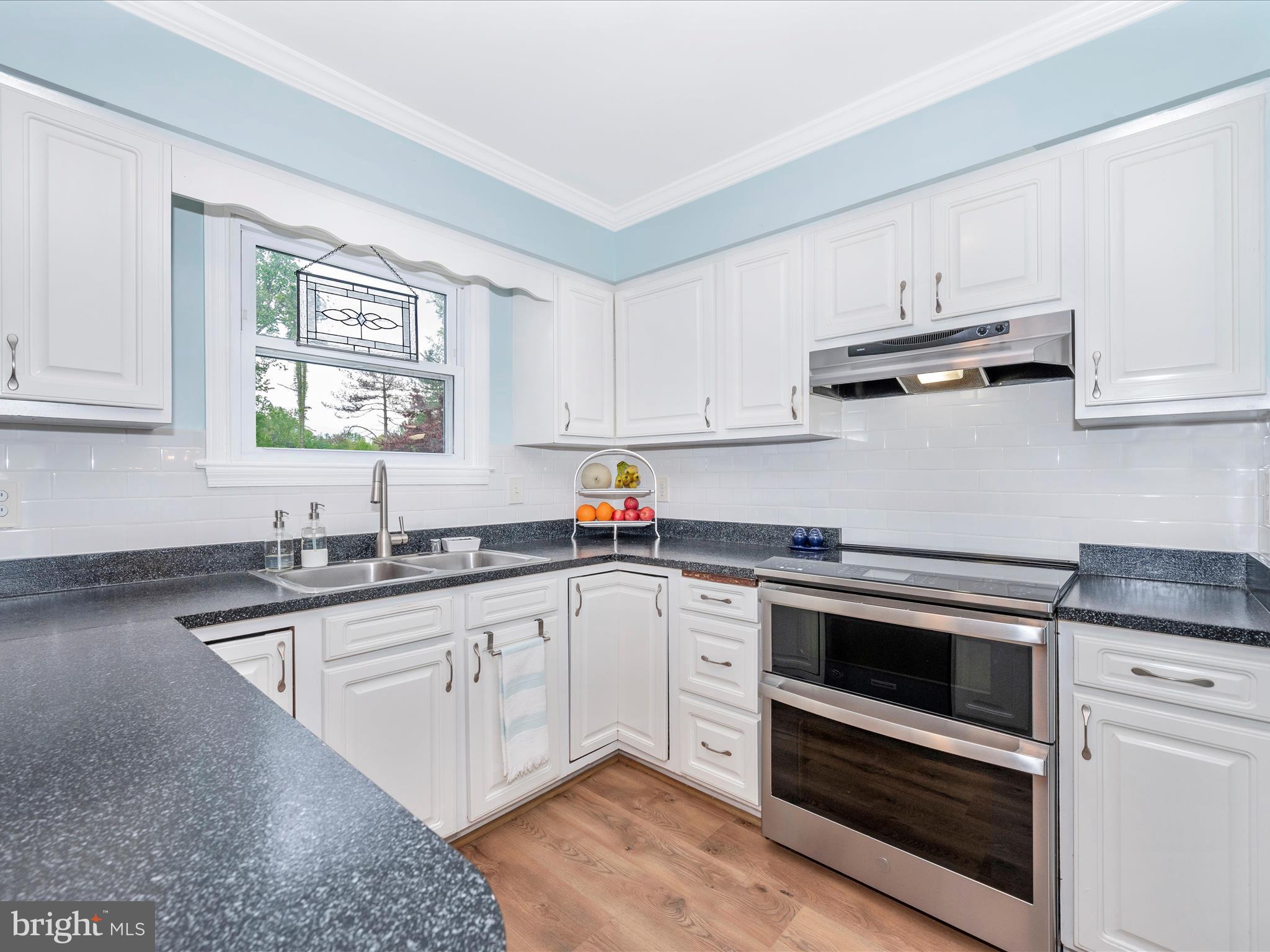 YORK MANOR - Residential