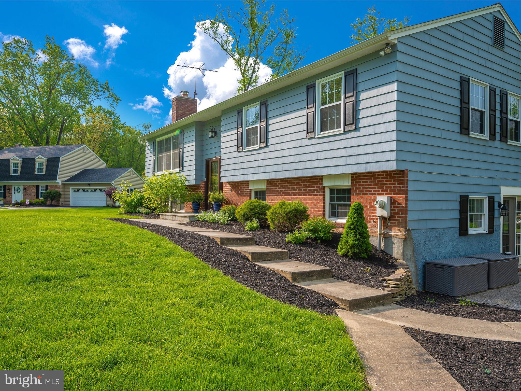 YORK MANOR - Residential