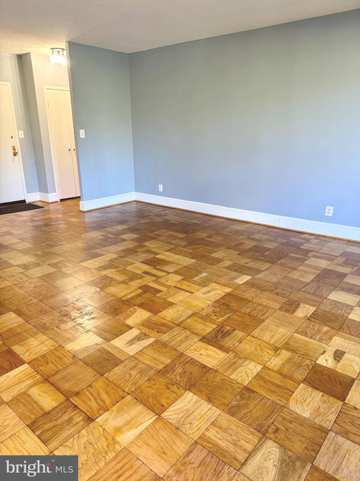 PROMENADE TOWERS - Residential Lease