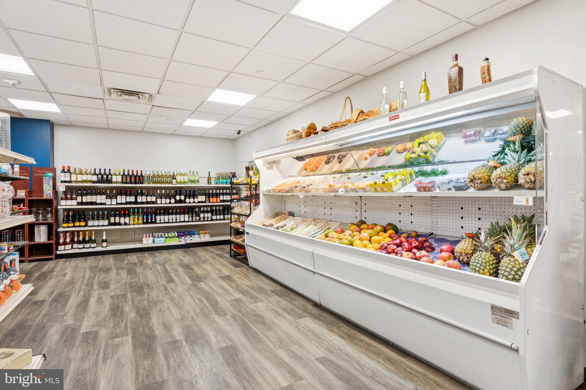 PROMENADE TOWERS - Residential Lease