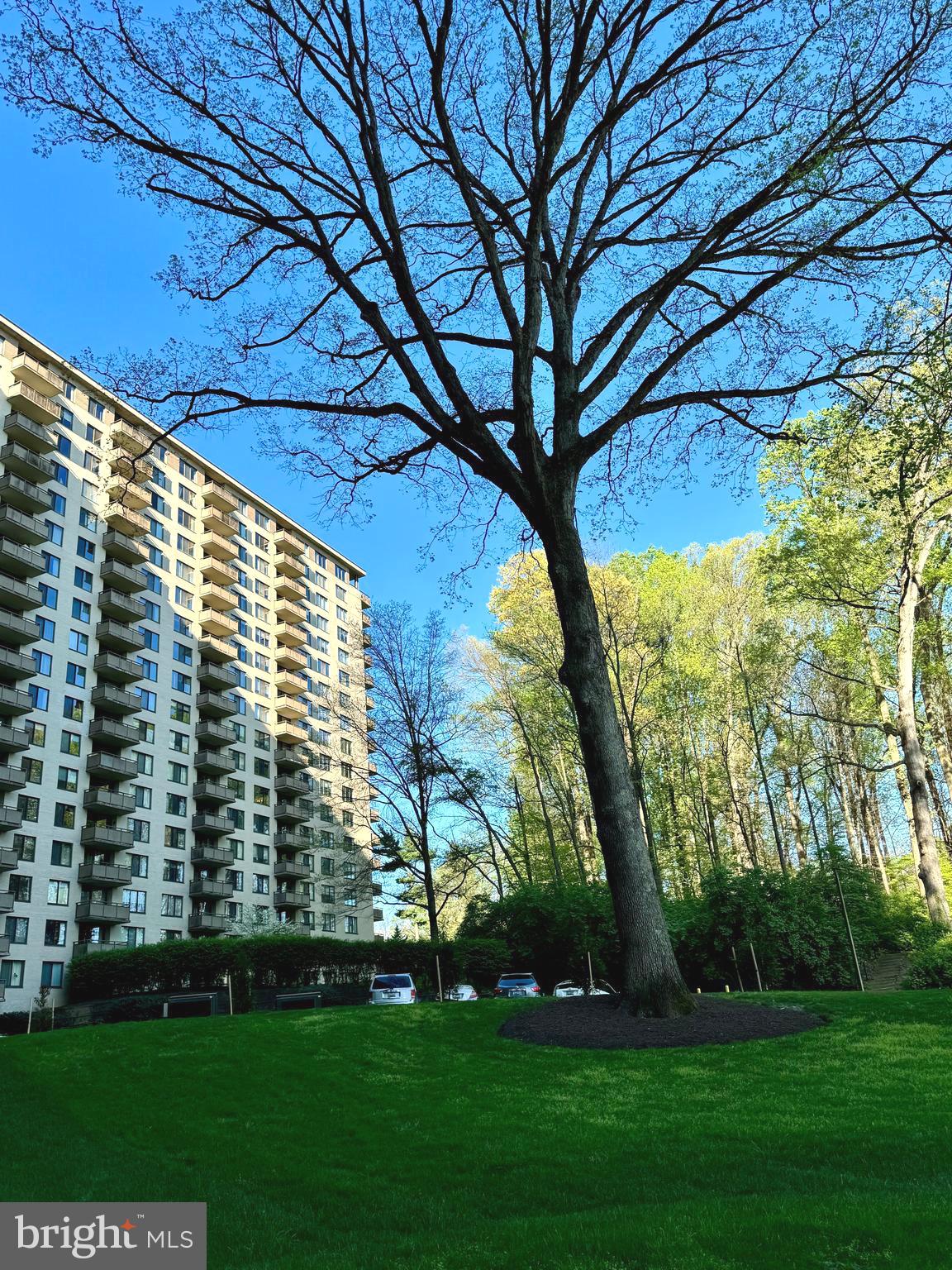 PROMENADE TOWERS - Residential Lease