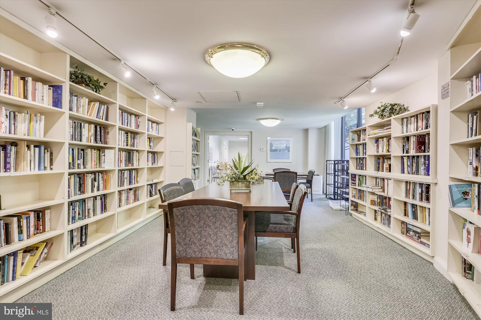 PROMENADE TOWERS - Residential Lease