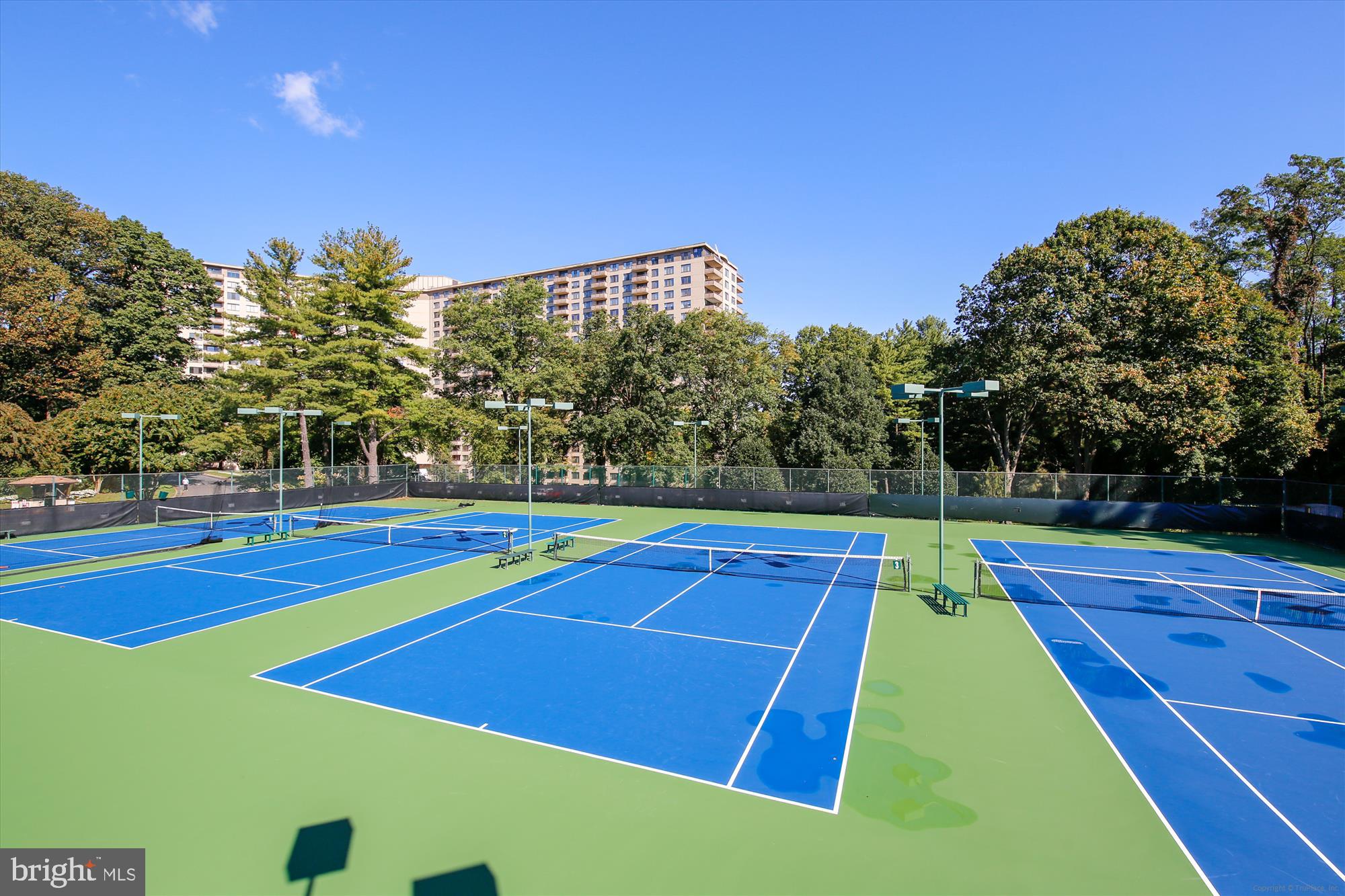 PROMENADE TOWERS - Residential Lease