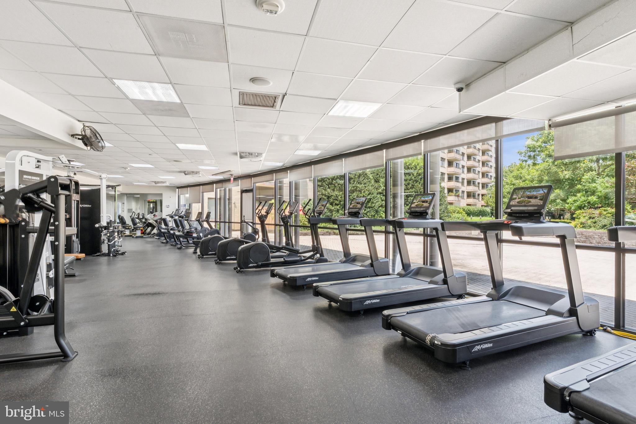 PROMENADE TOWERS - Residential Lease