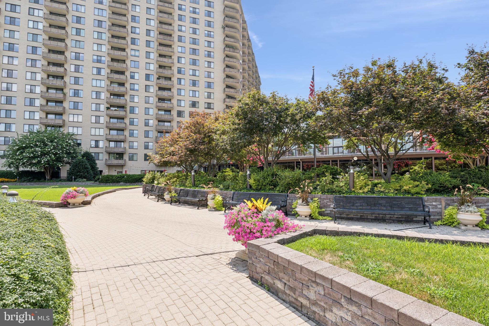 PROMENADE TOWERS - Residential Lease