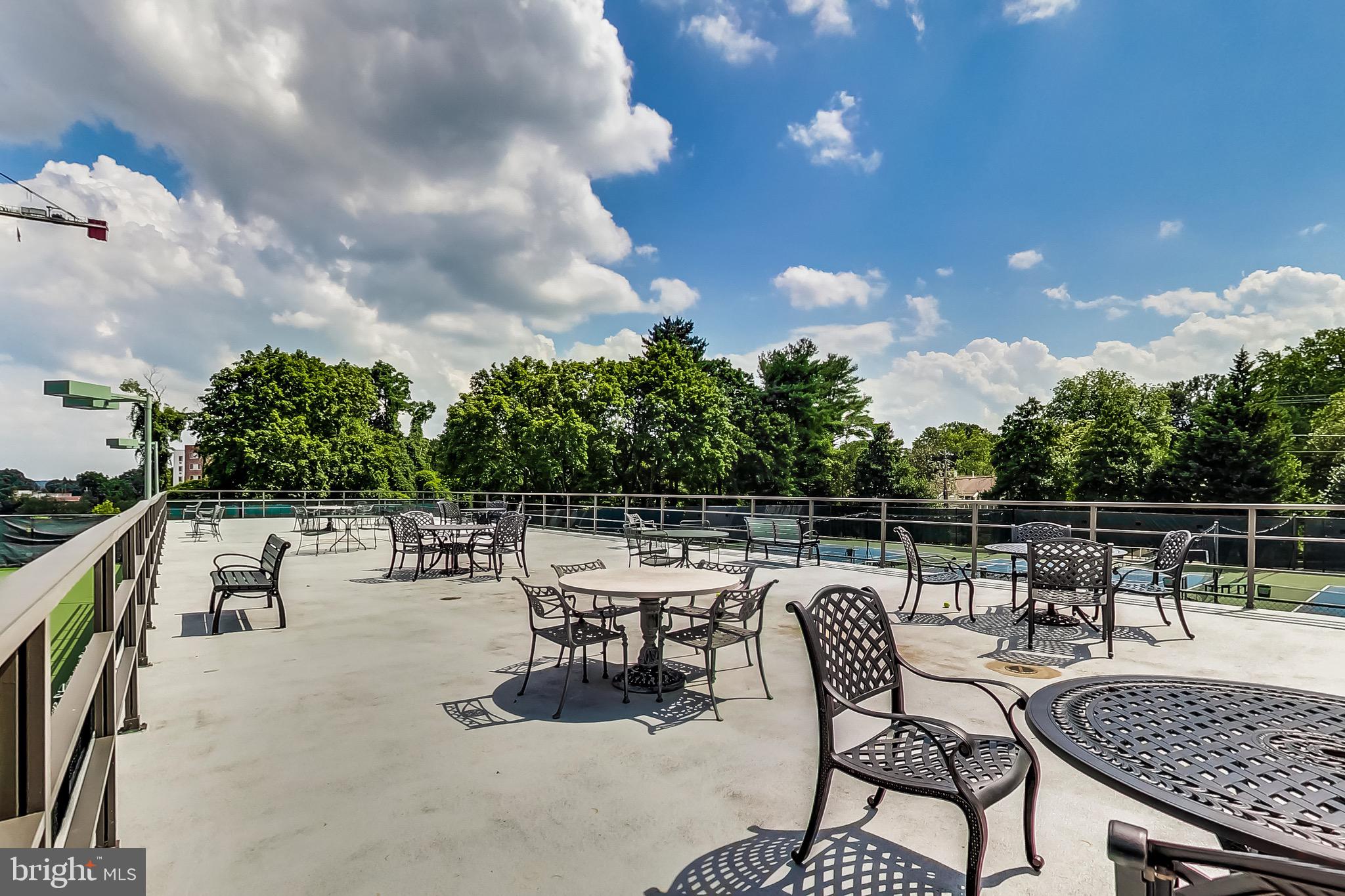 PROMENADE TOWERS - Residential Lease