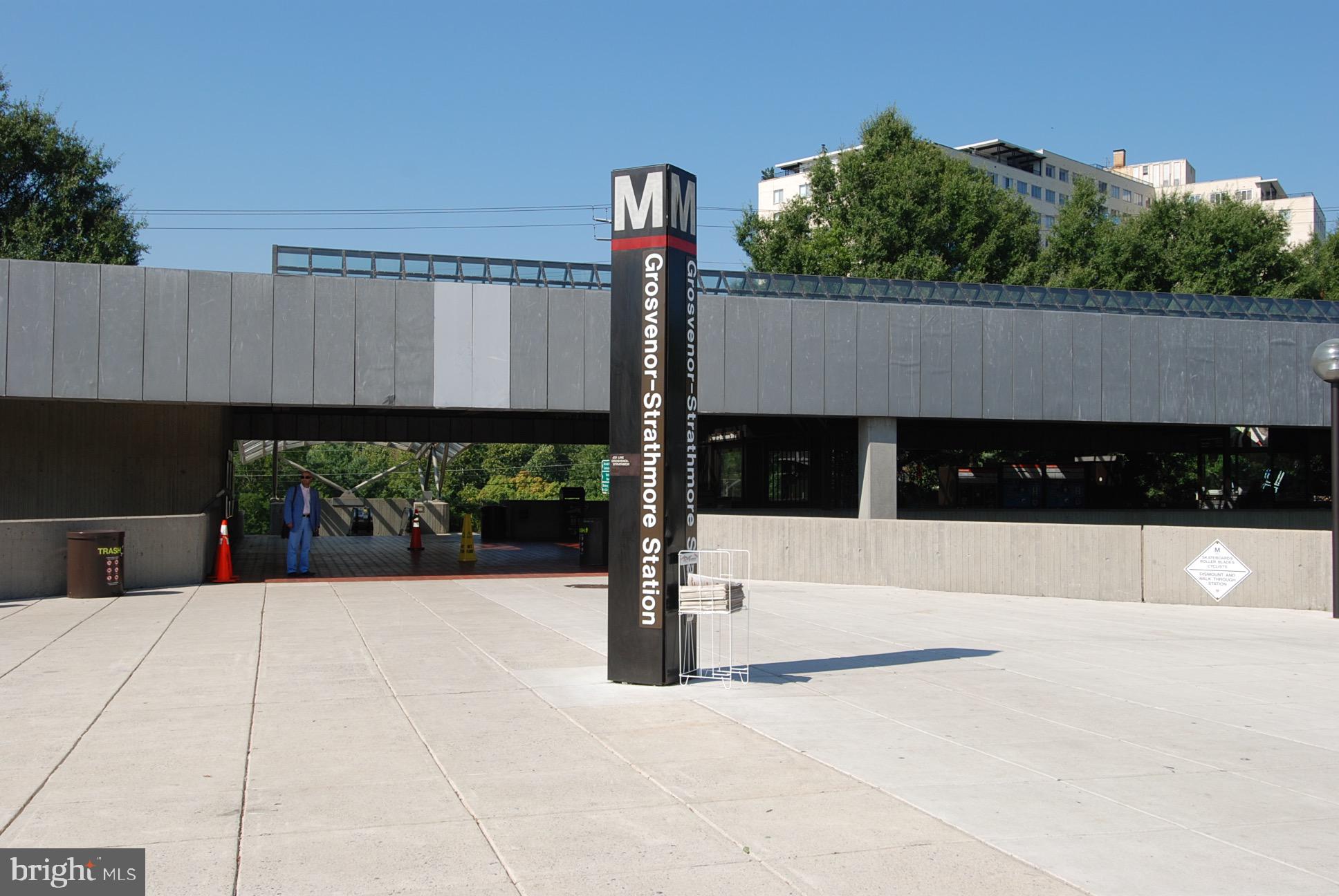 PROMENADE TOWERS - Residential Lease