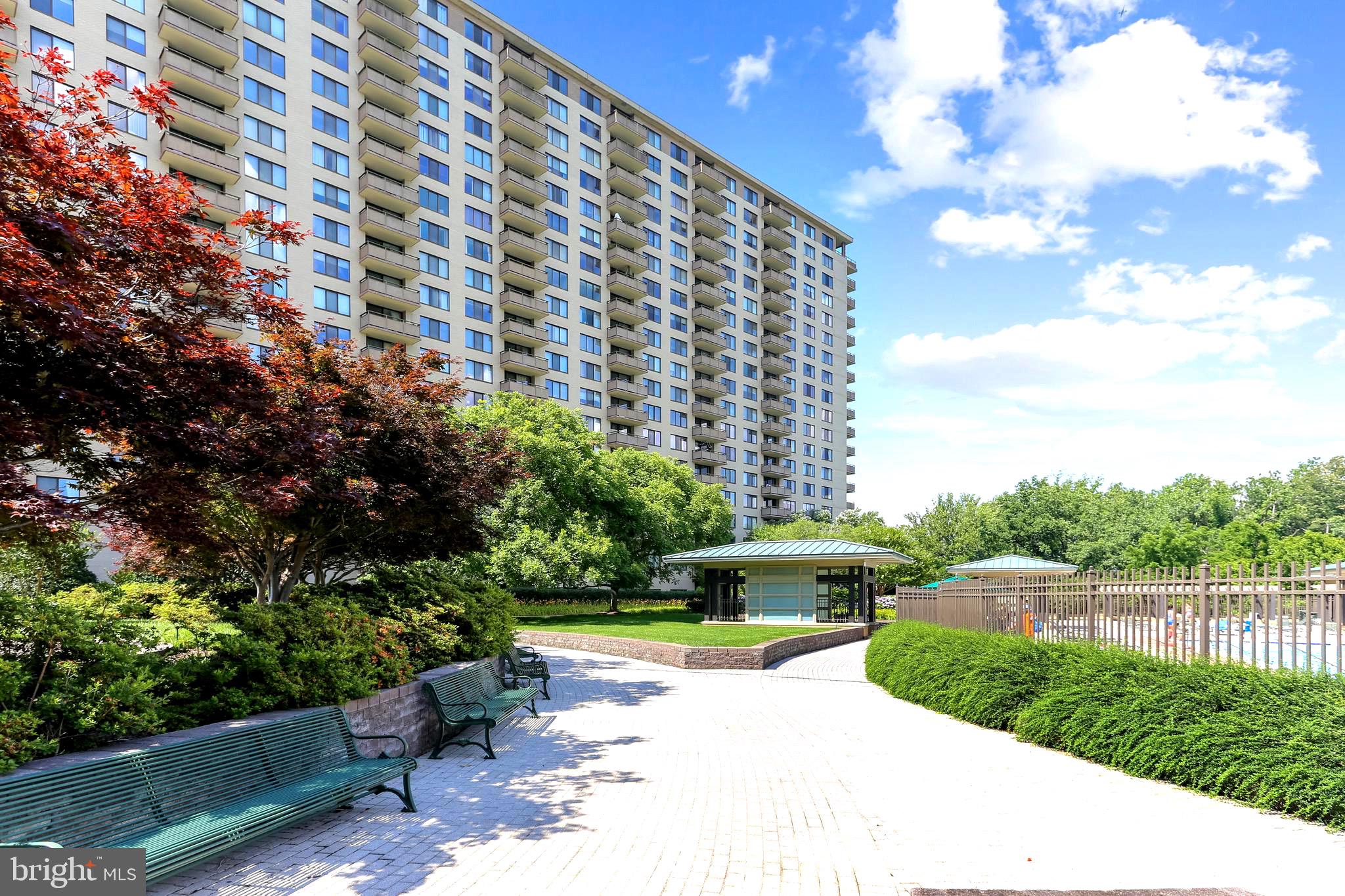 PROMENADE TOWERS - Residential Lease