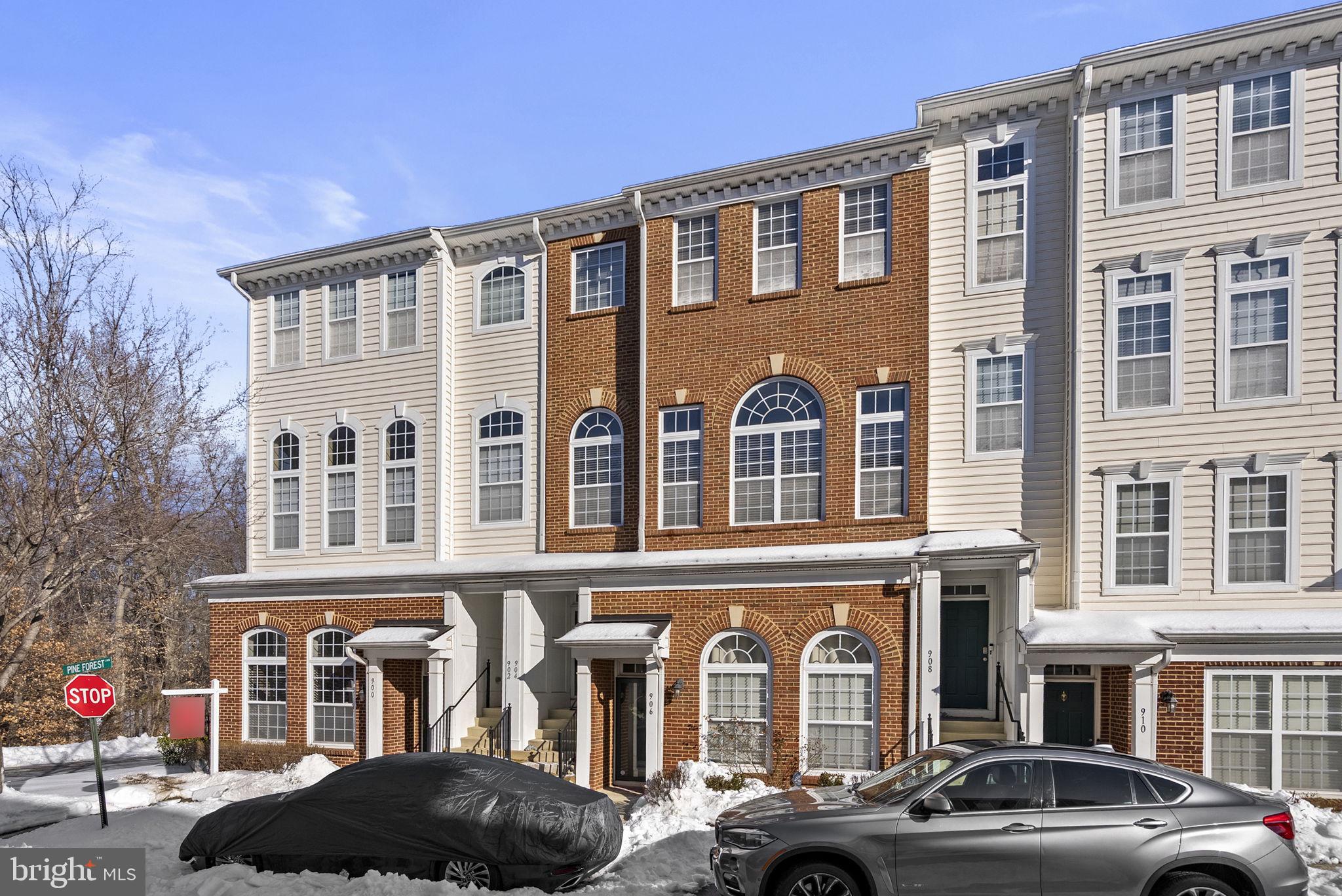 904 PINE FOREST LANE