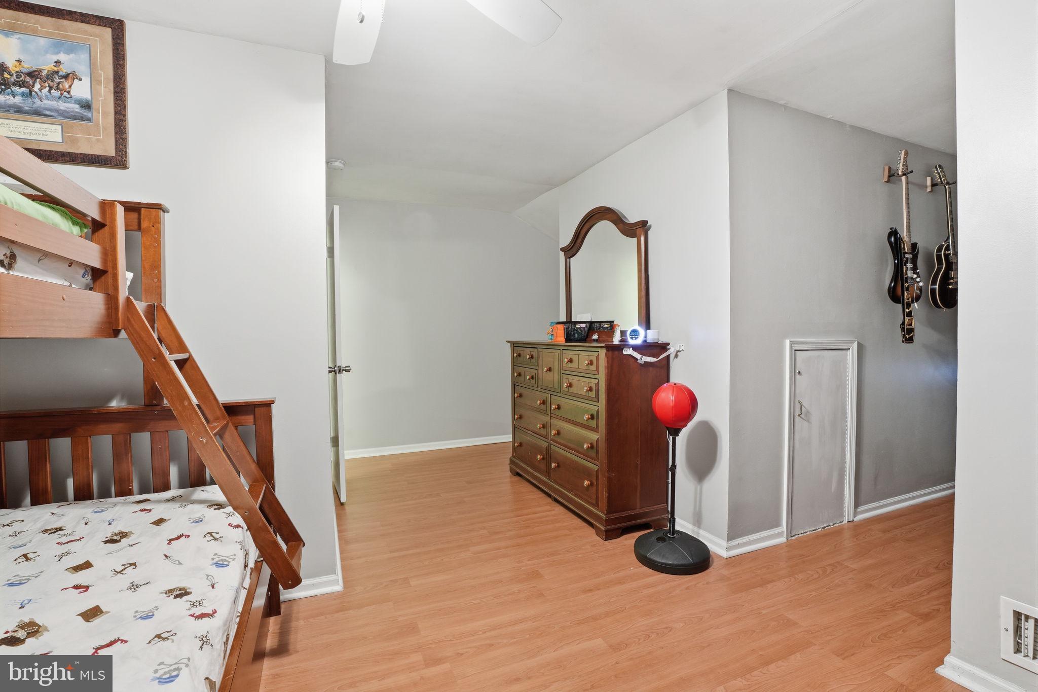 THE PINES - Residential