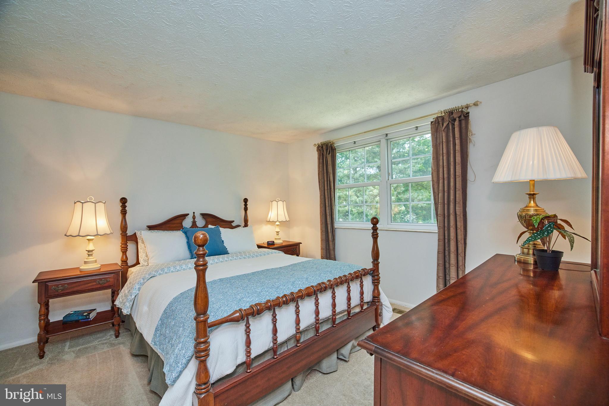 STONEYBROOKE - Residential