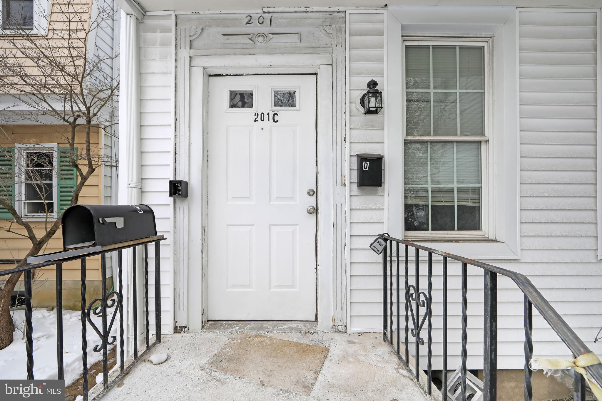 201 CHESTER AVENUE C