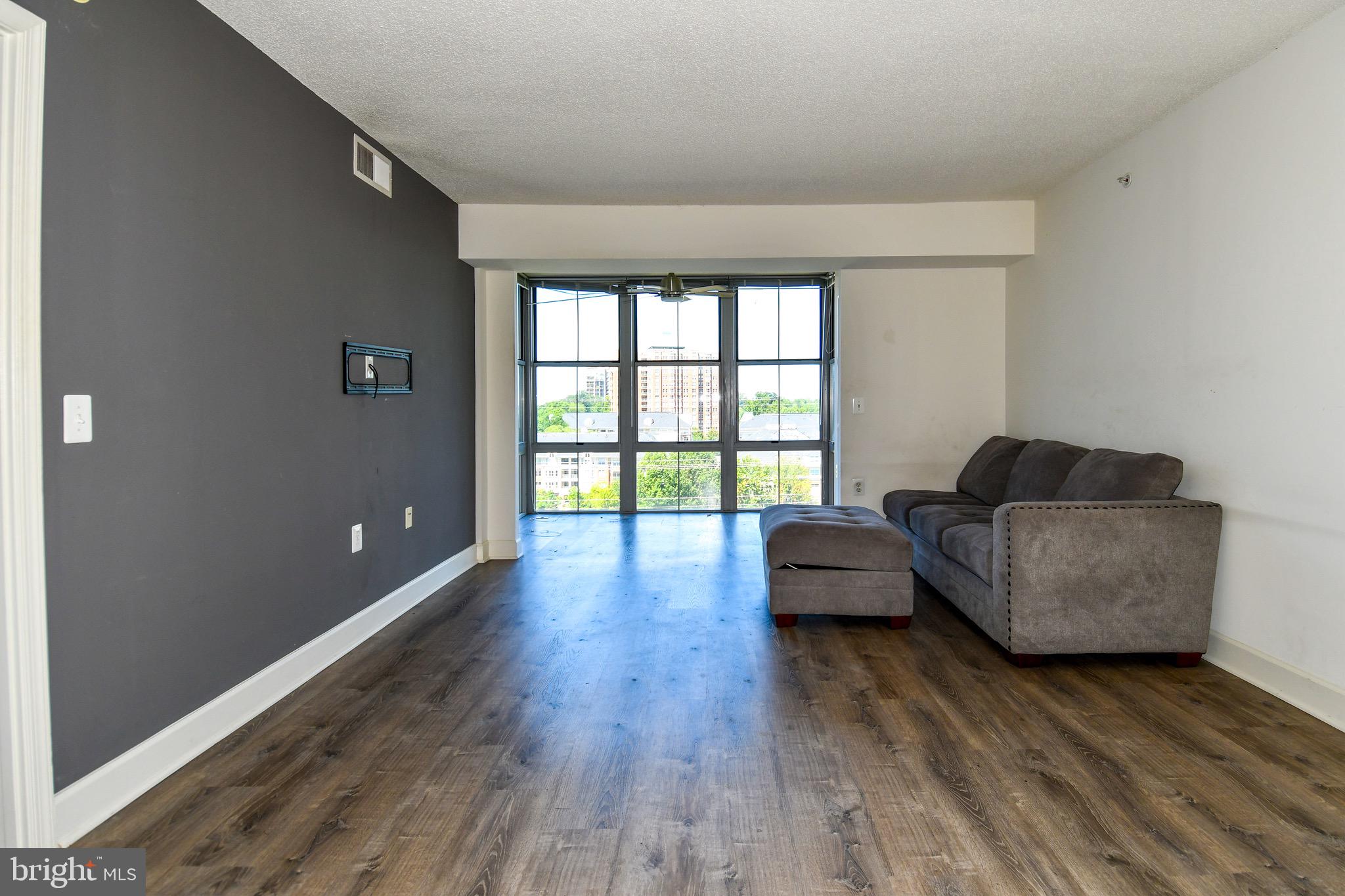 11800 SUNSET HILLS ROAD 1024