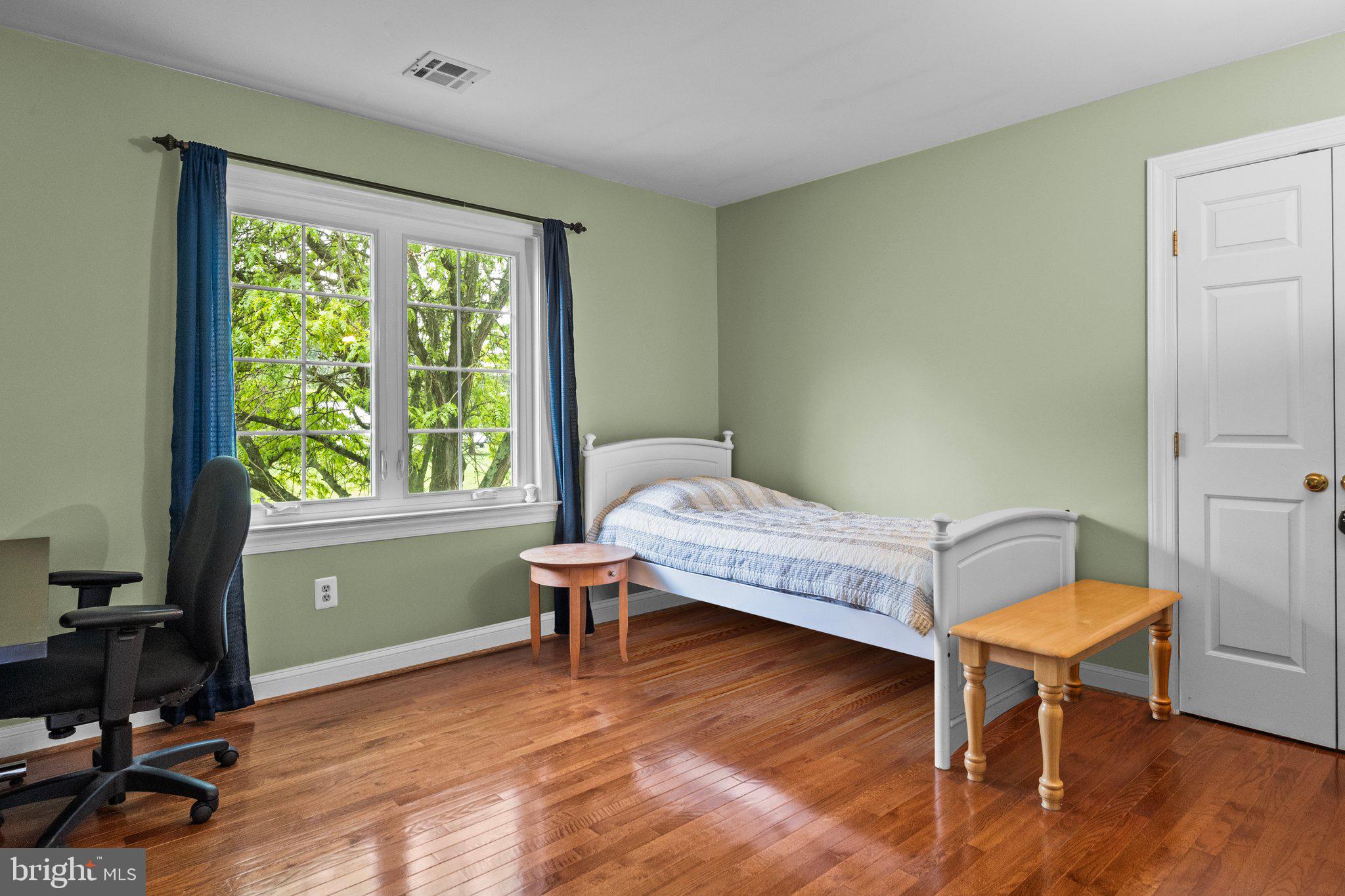 VILLAGE BLACKSHIRE - Residential