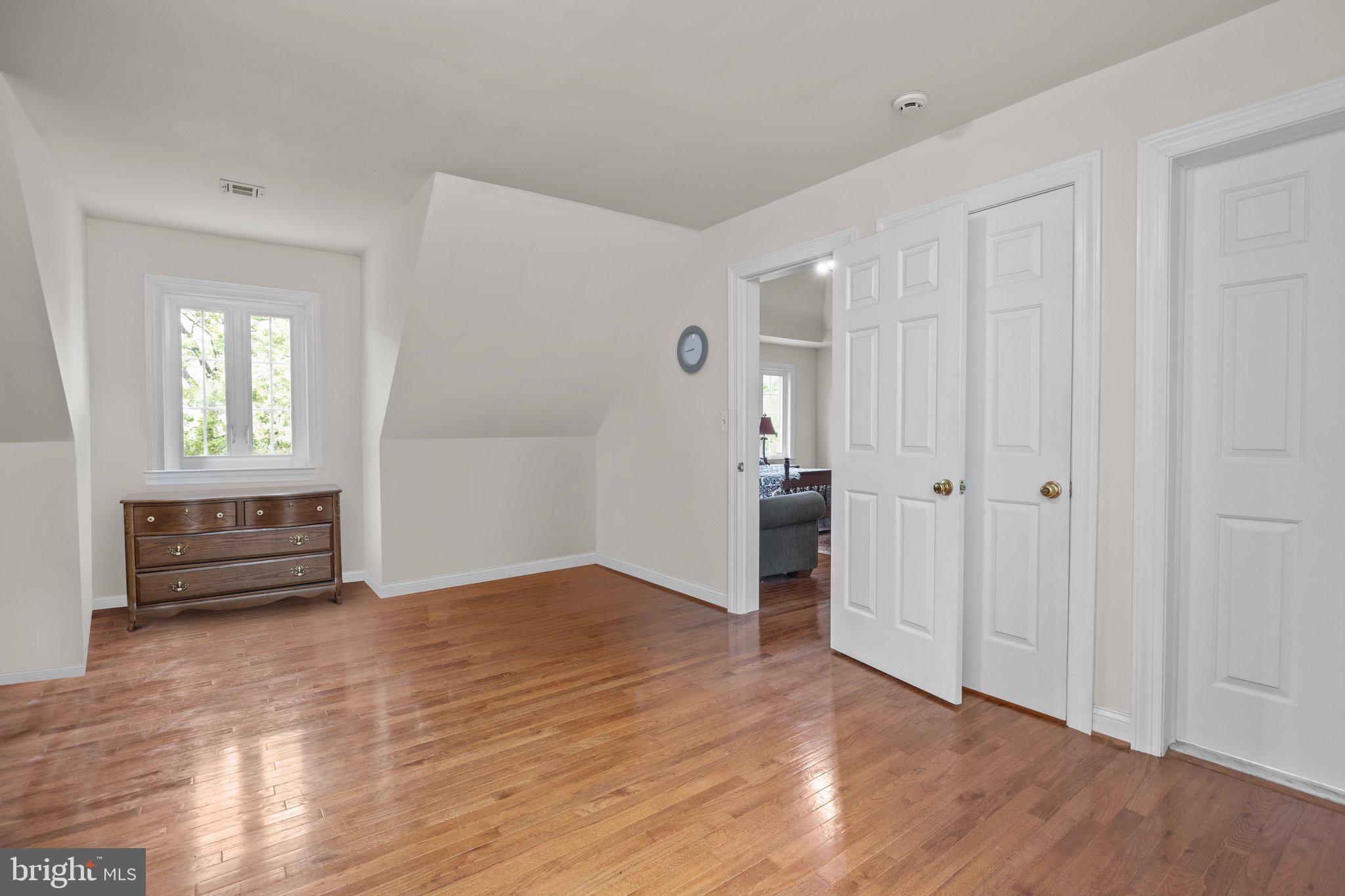 VILLAGE BLACKSHIRE - Residential