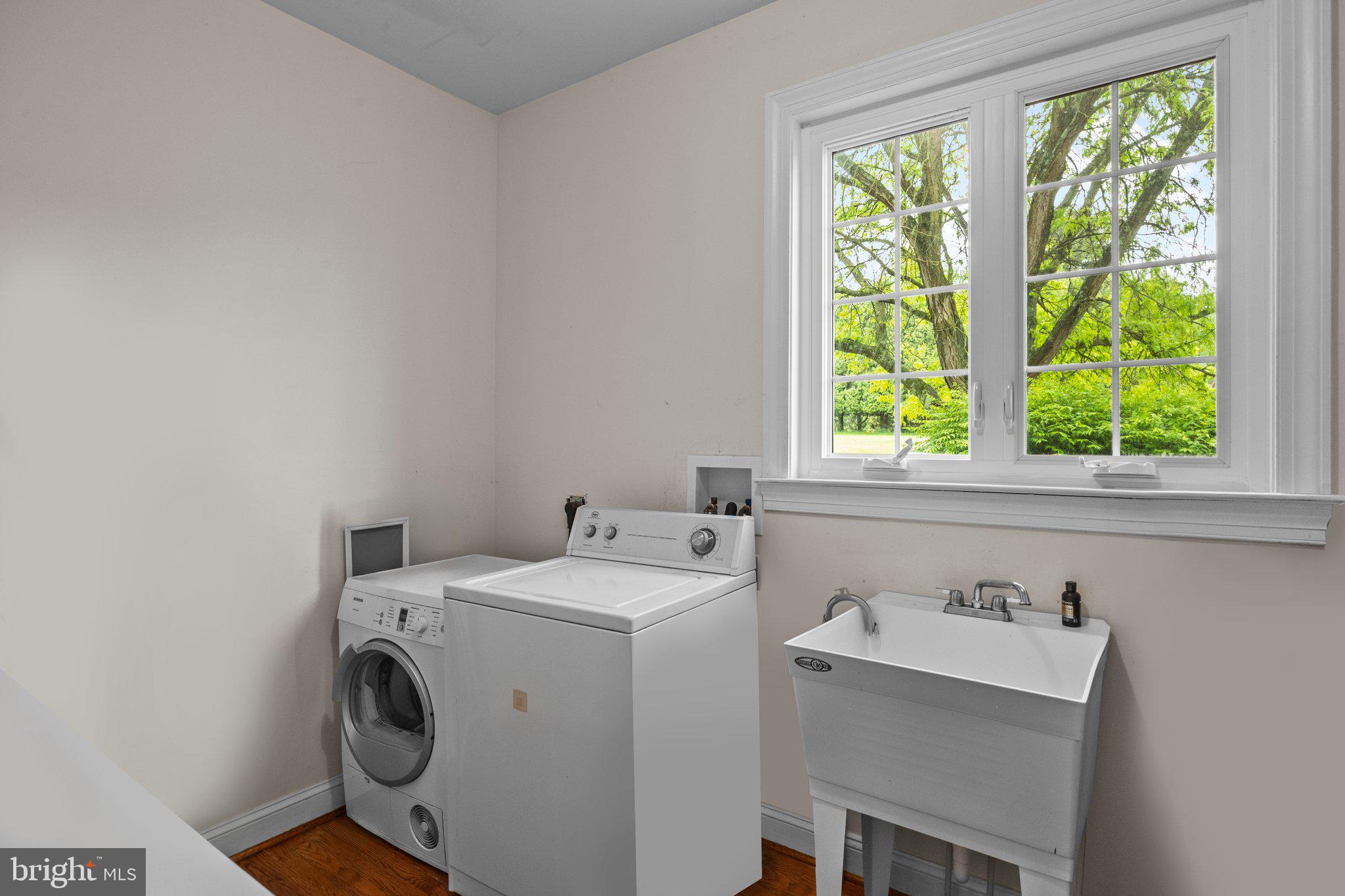 VILLAGE BLACKSHIRE - Residential