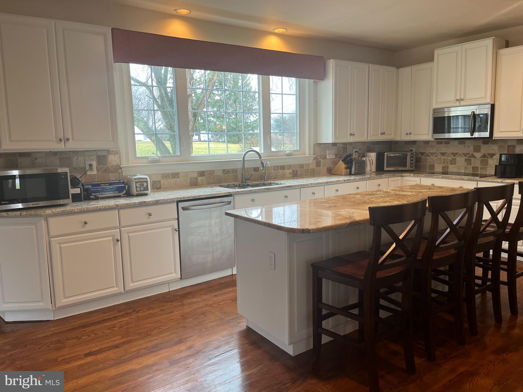 VILLAGE BLACKSHIRE - Residential