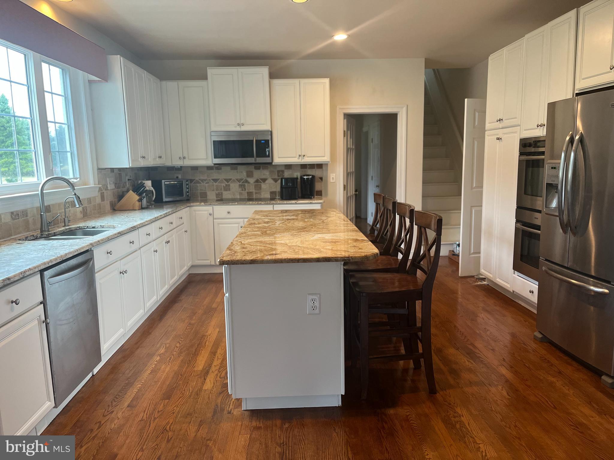 VILLAGE BLACKSHIRE - Residential