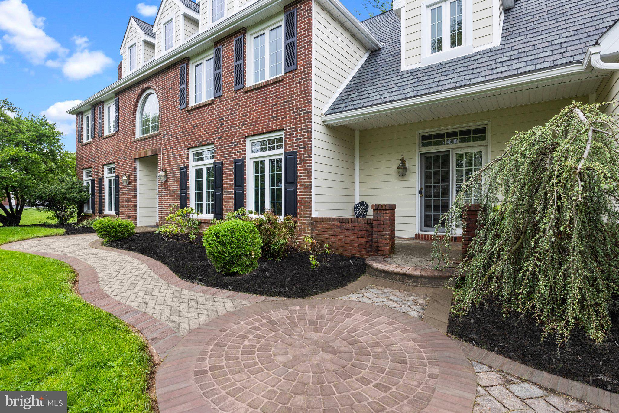 VILLAGE BLACKSHIRE - Residential