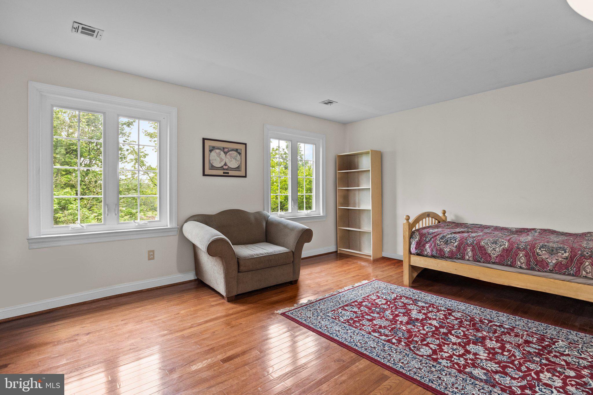 VILLAGE BLACKSHIRE - Residential