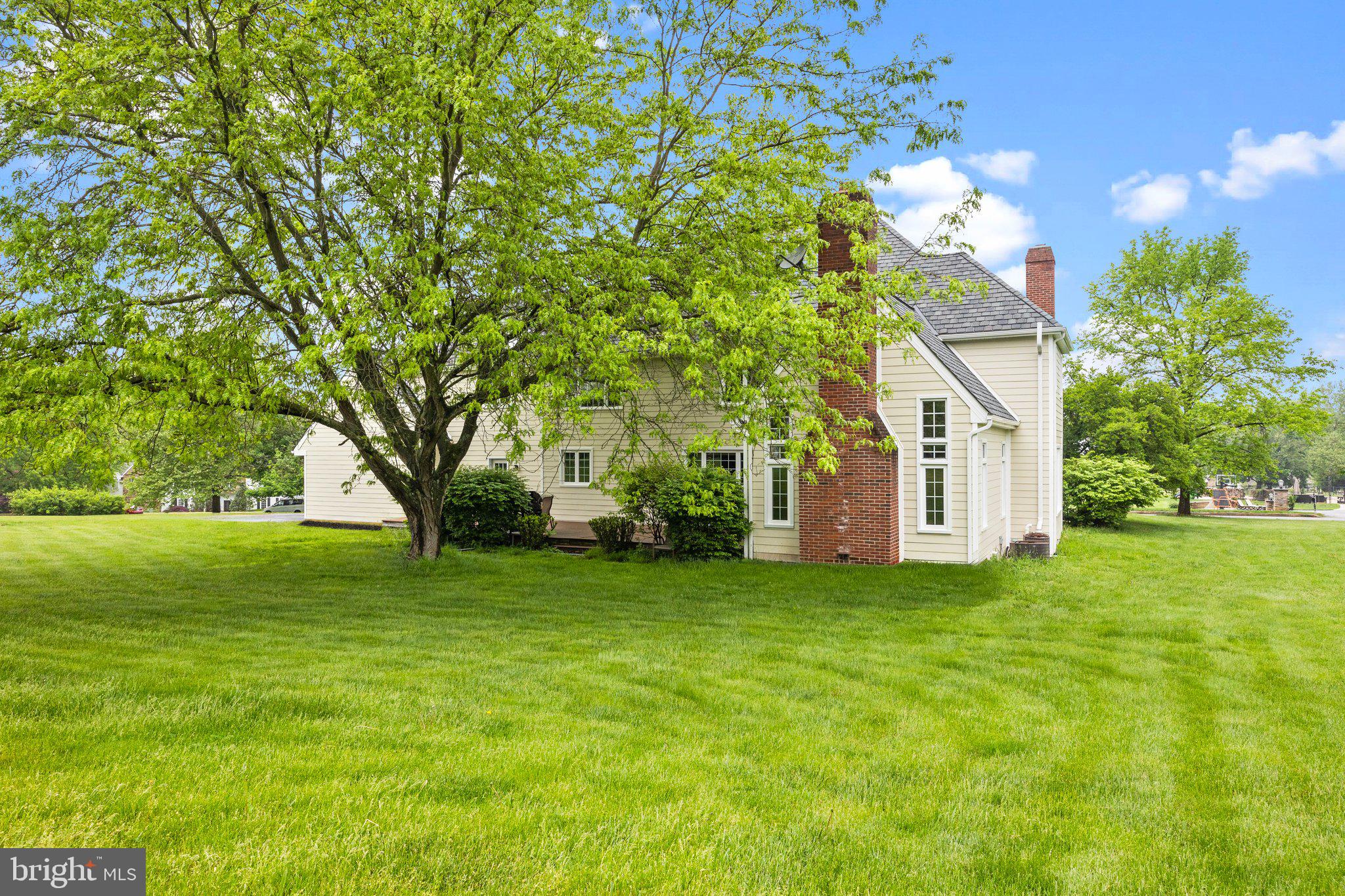 VILLAGE BLACKSHIRE - Residential