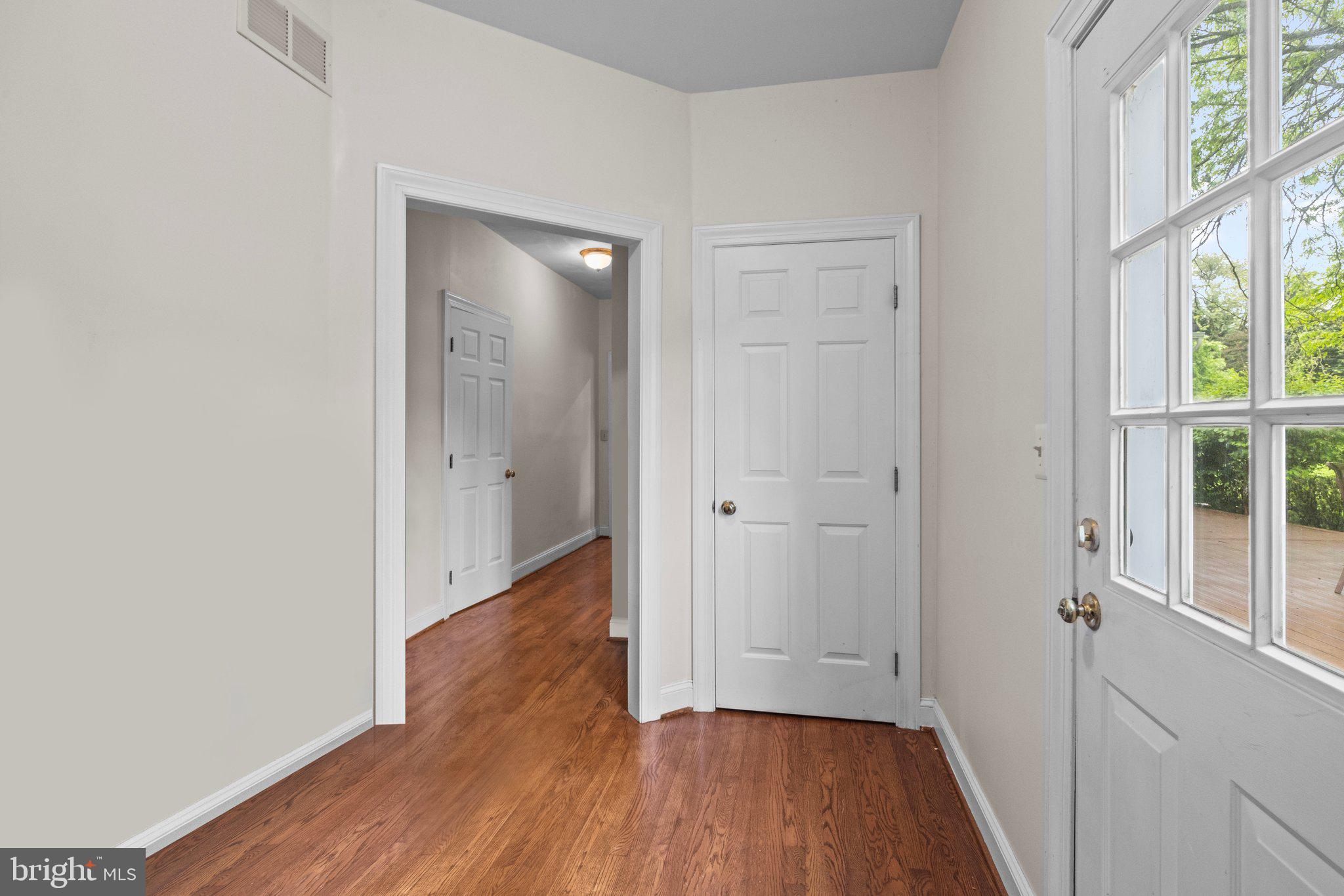 VILLAGE BLACKSHIRE - Residential