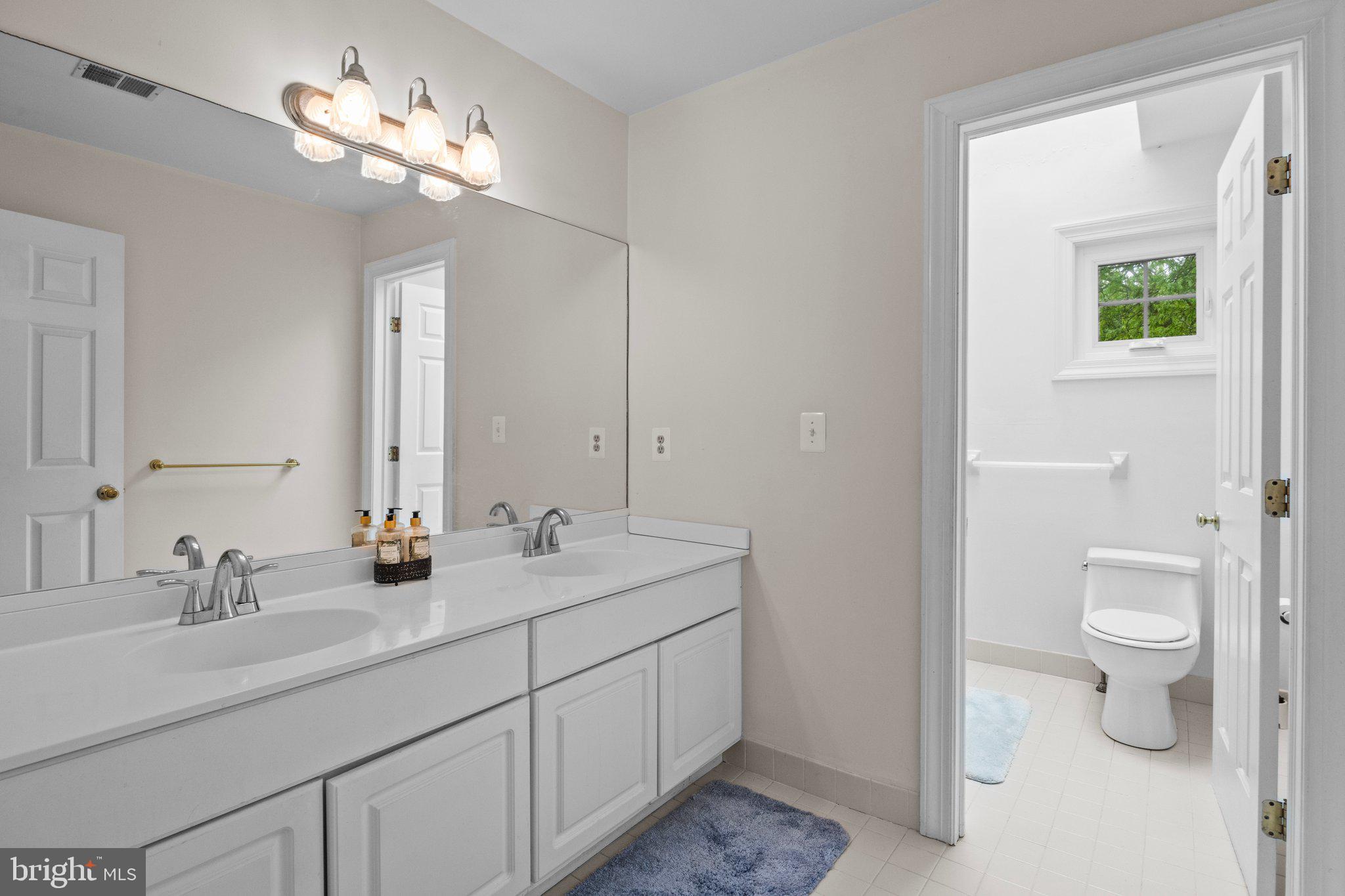 VILLAGE BLACKSHIRE - Residential