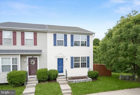 Townhouse For Sale - 470 Renfro Court<br/> GLEN BURNIE, MD 21060