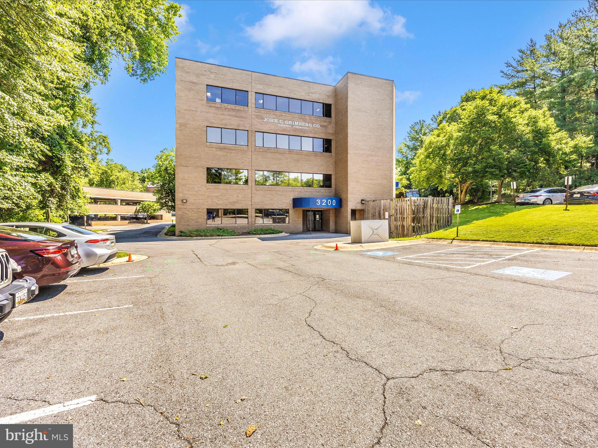 3200 TOWER OAKS BOULEVARD 4AII