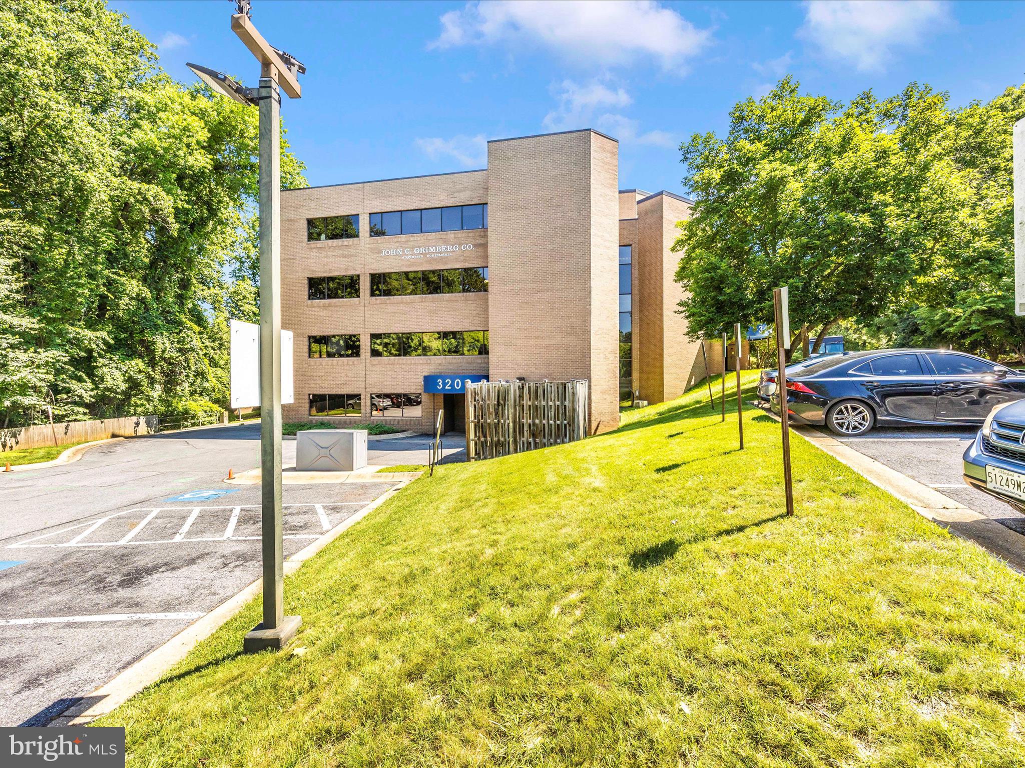 3200 TOWER OAKS BOULEVARD 4AII