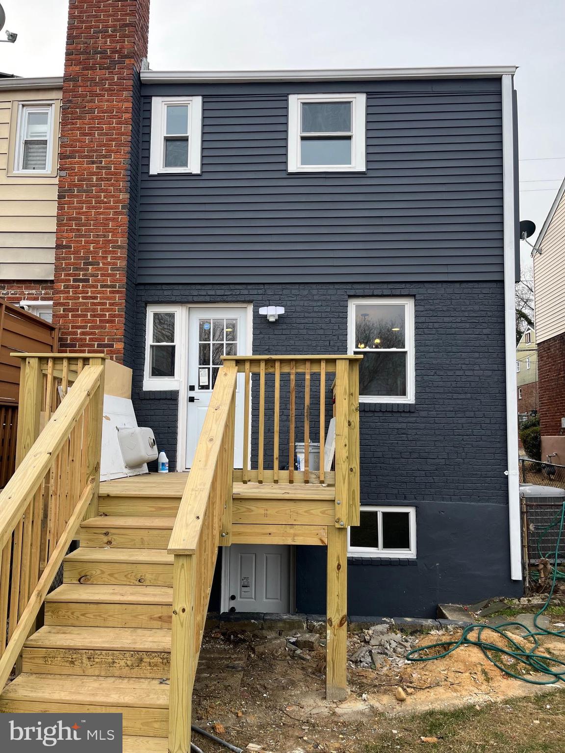 79 ELMIRA STREET SW