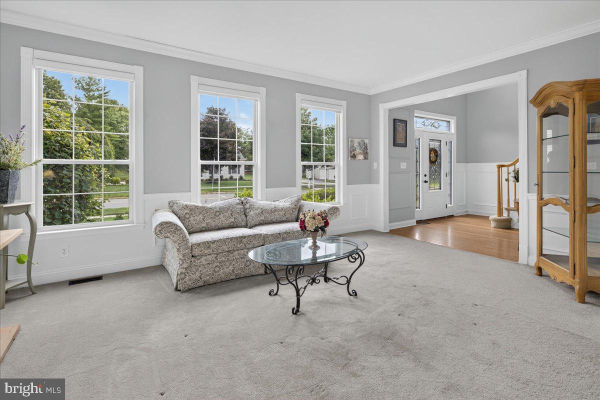 407 DENOW ROAD
