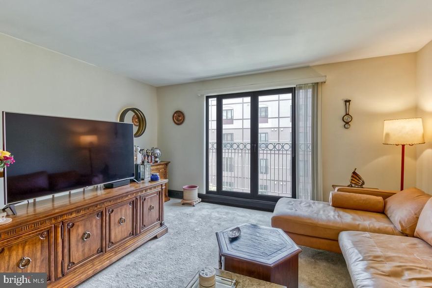 Welcome to Henderson's Wharf, by the water's edge in Fell's Point, in a renovated historic tobacco warehouse. Open and sunny one bedroom, two story unit with large East facing windows overlooking the landscaped inner courtyard. Kitchen is open to the living room with a chair level, dine-at counter. Downstairs, the open floor plan bedroom has a large closet, washer/dryer and double sink vanity with a tub/shower combo. Your parking space conveys with the condo Step out of the building's front door and enjoy a short walk along the waterfront to great restaurants, shopping, and all the wonderful amenities Fell's Point has to offer.