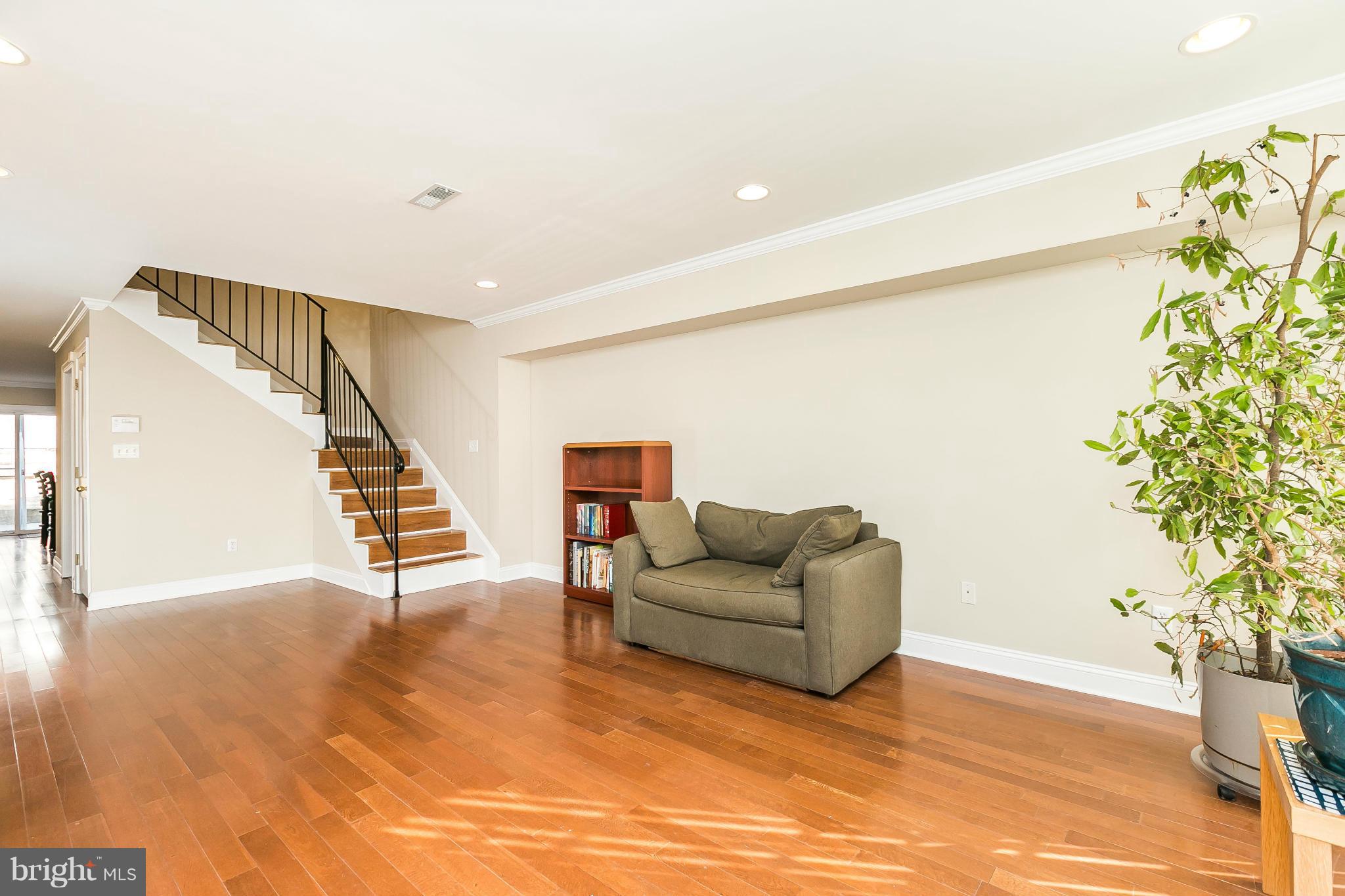 BUTCHER'S HILL - Residential