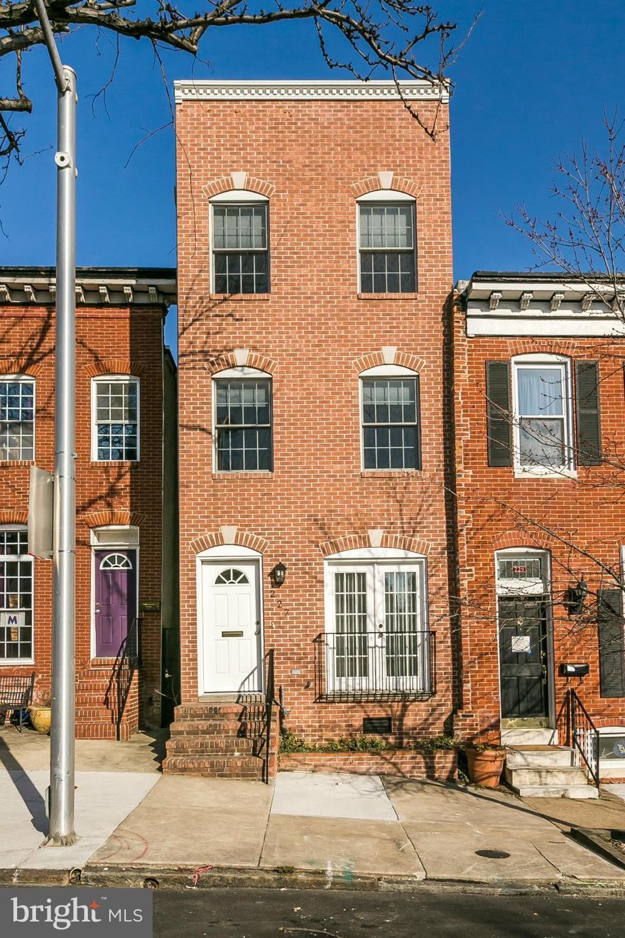 *2 hour showing notice*Over 2000 sq ft above grade with 4 large BRs! Hardwood Flrs, new carpet and a fresh coat of paint. Enjoy the breathtaking water views from your rooftop deck. Granite counters, ss appliances & a fabulous kitchen island. Plenty of space in the backyard. 1 car off site  detached garage & prkg pad not included in list price. seller will lease parking for 1 year or sell.