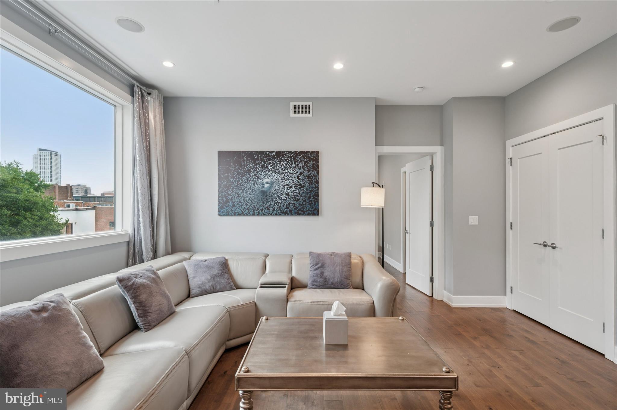 WASHINGTON SQ WEST - Residential